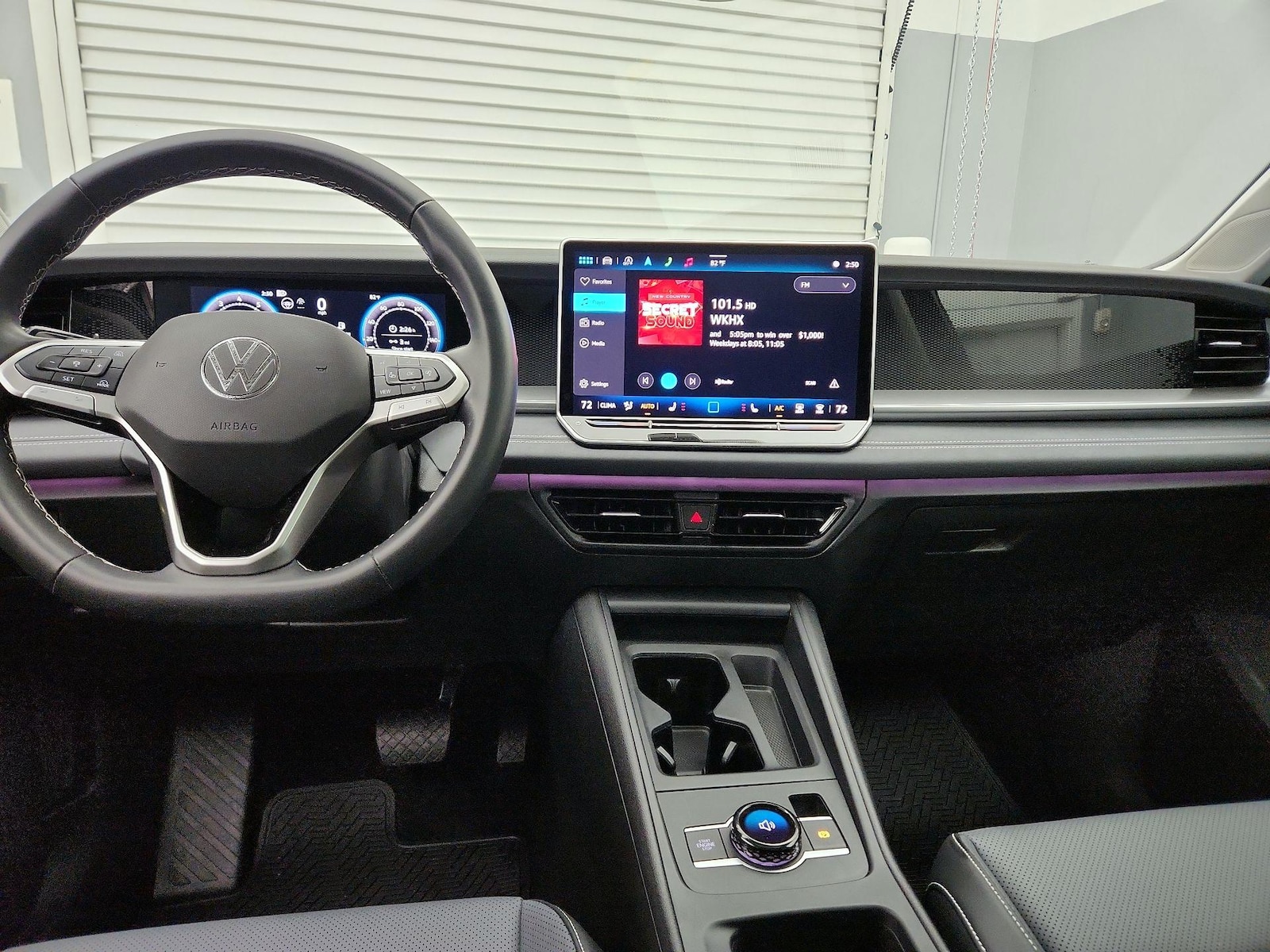2025 Volkswagen Tiguan SE - Photo 10