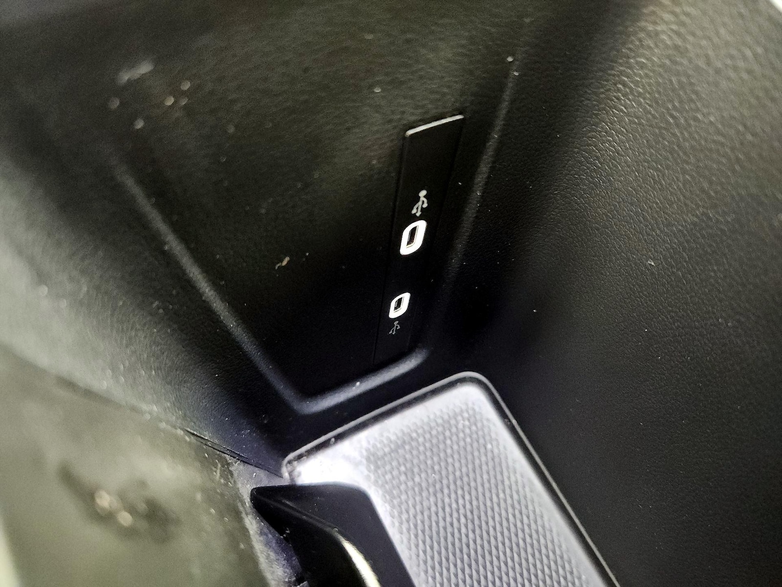 2025 Volkswagen Tiguan SE - Photo 19