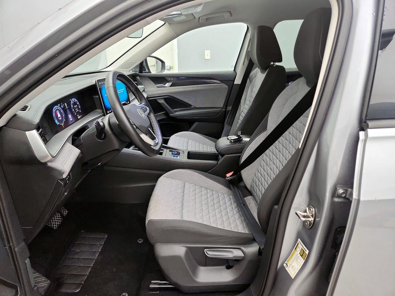 2025 Volkswagen Tiguan S - Photo 12