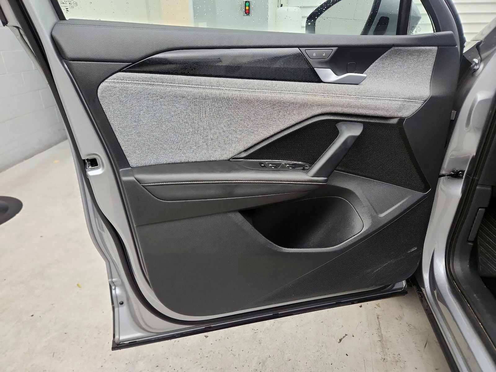 2025 Volkswagen Tiguan S - Photo 13