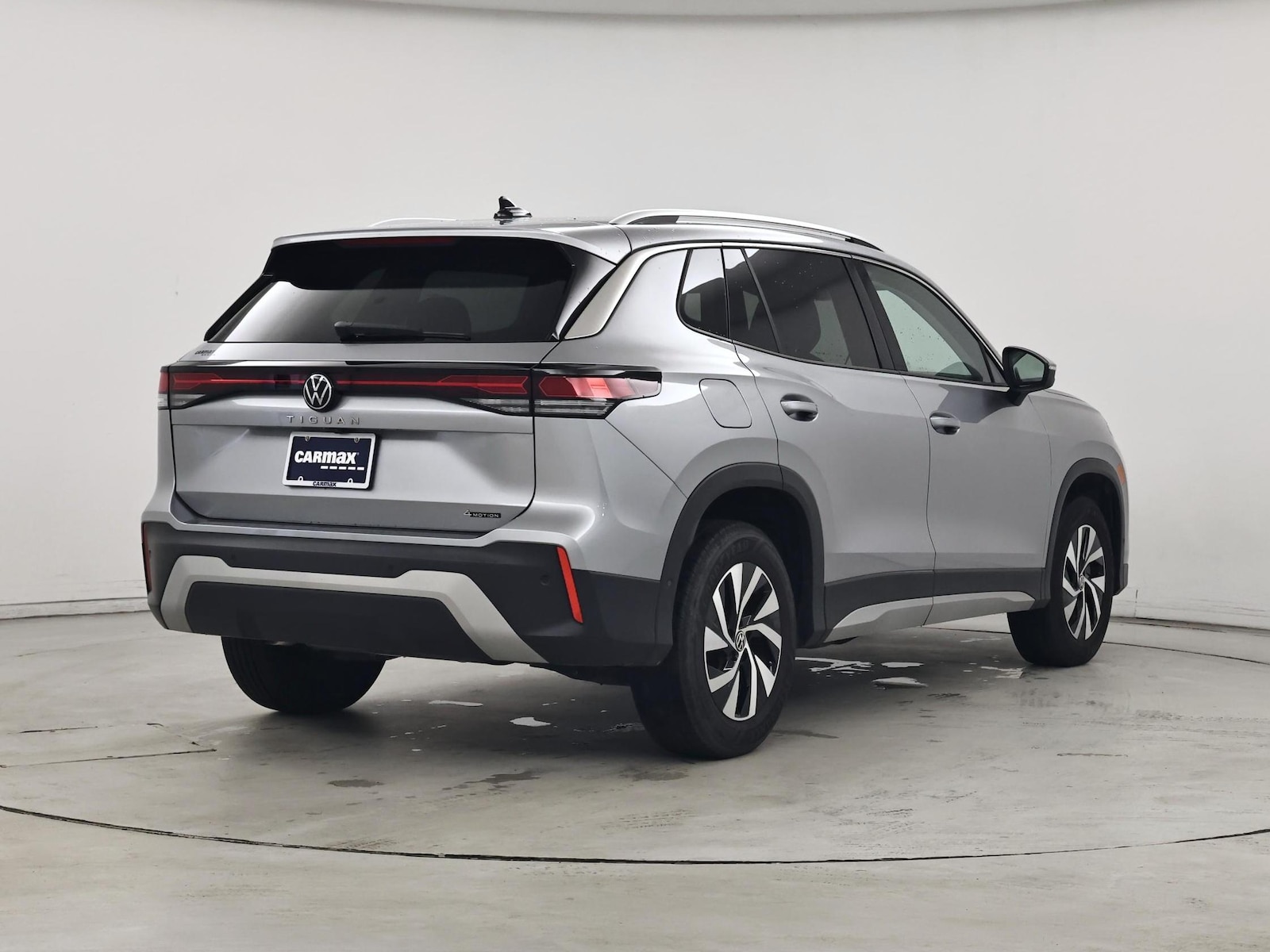 2025 Volkswagen Tiguan S - Photo 9