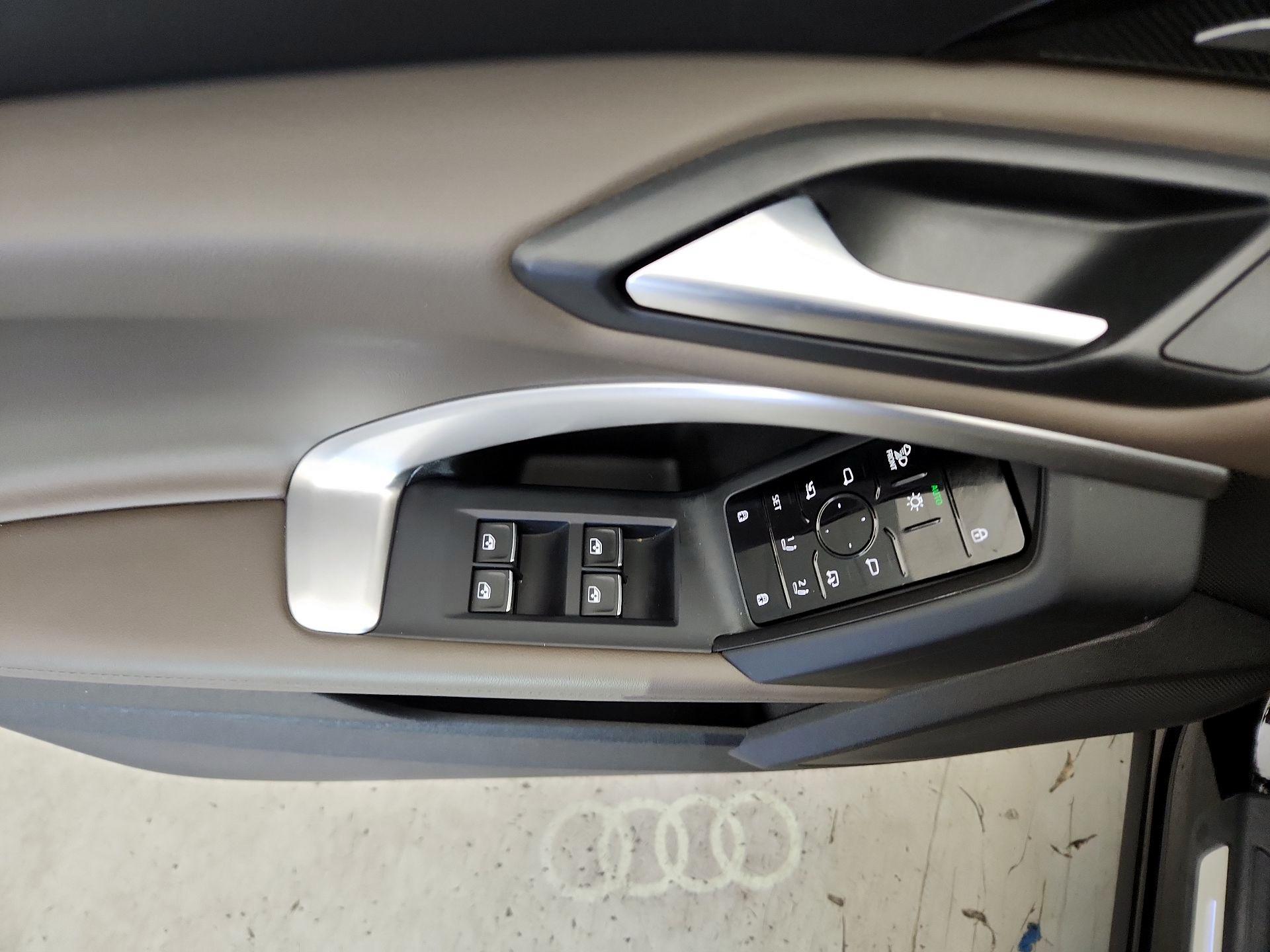 Thumbnail: 2025 Audi Q5 - 12