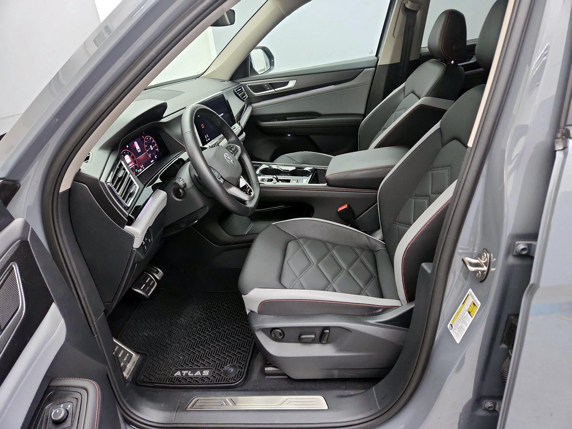 Thumbnail: 2025 Volkswagen Atlas - 11