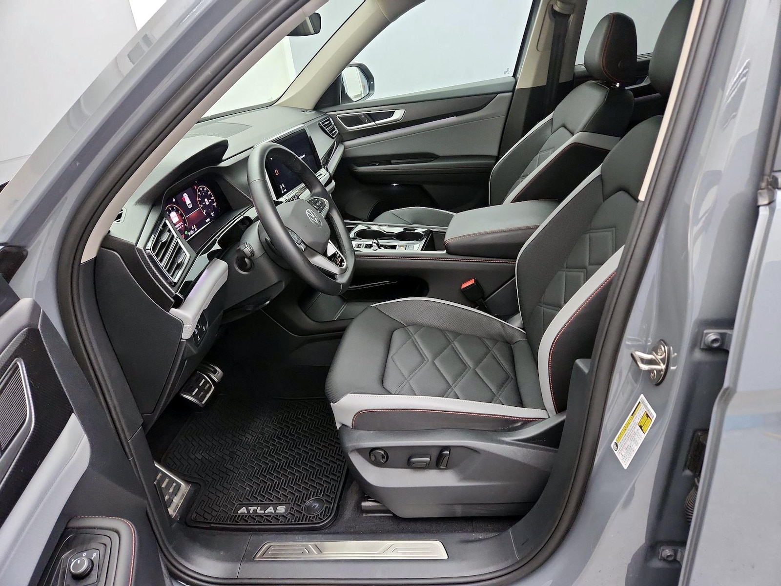 2025 Volkswagen Atlas Atlas Peak Edition - Photo 12