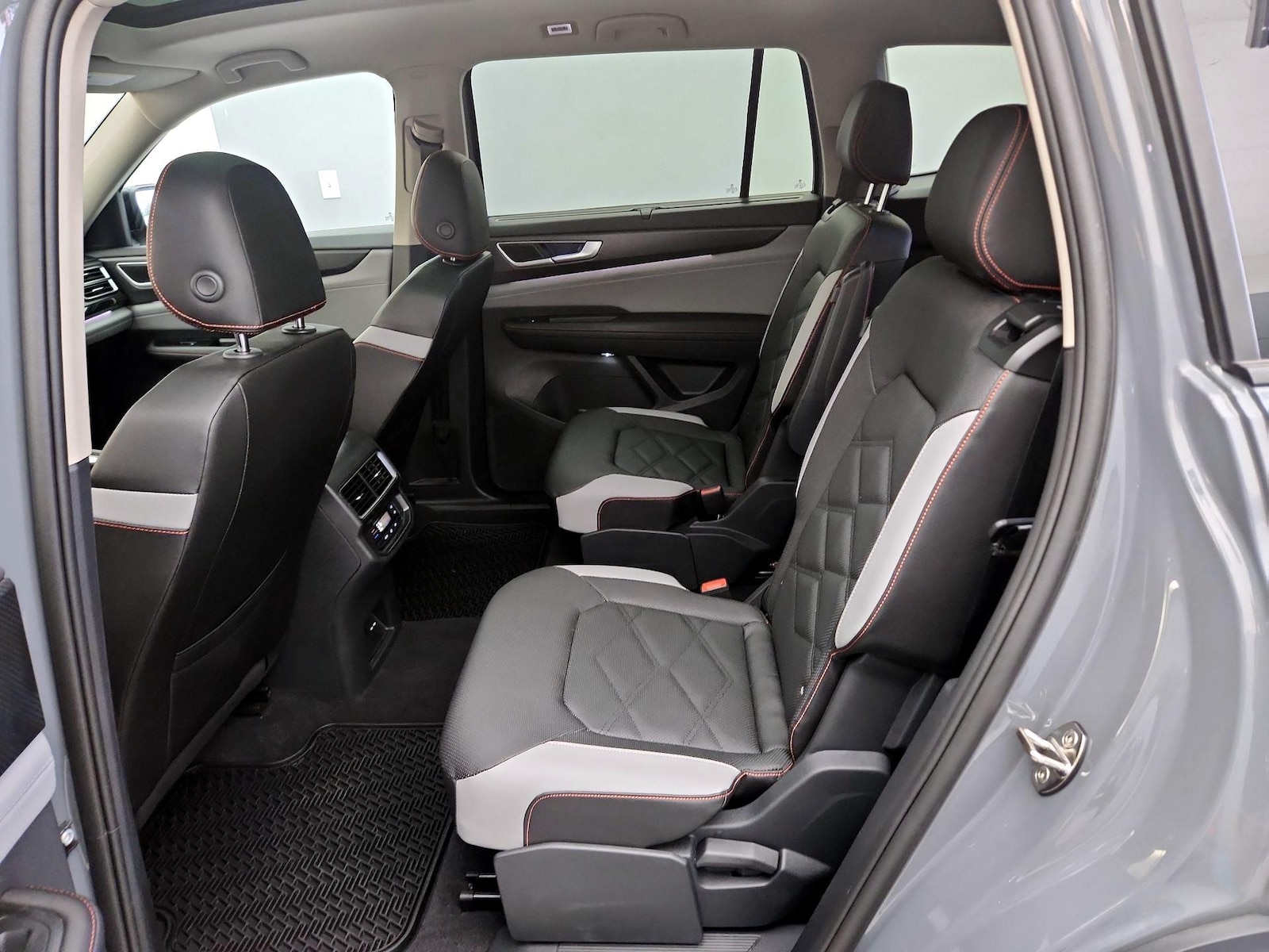 2025 Volkswagen Atlas Atlas Peak Edition - Photo 21