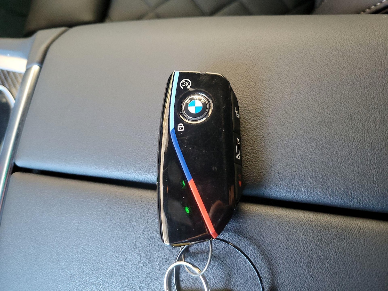 2025 BMW X6 M60i - Photo 25