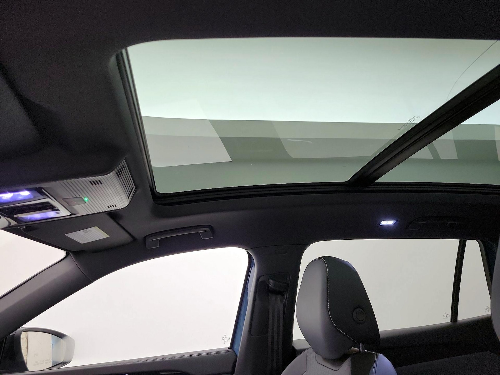 2025 Volkswagen Tiguan SE R-LINE BLACK - Photo 20