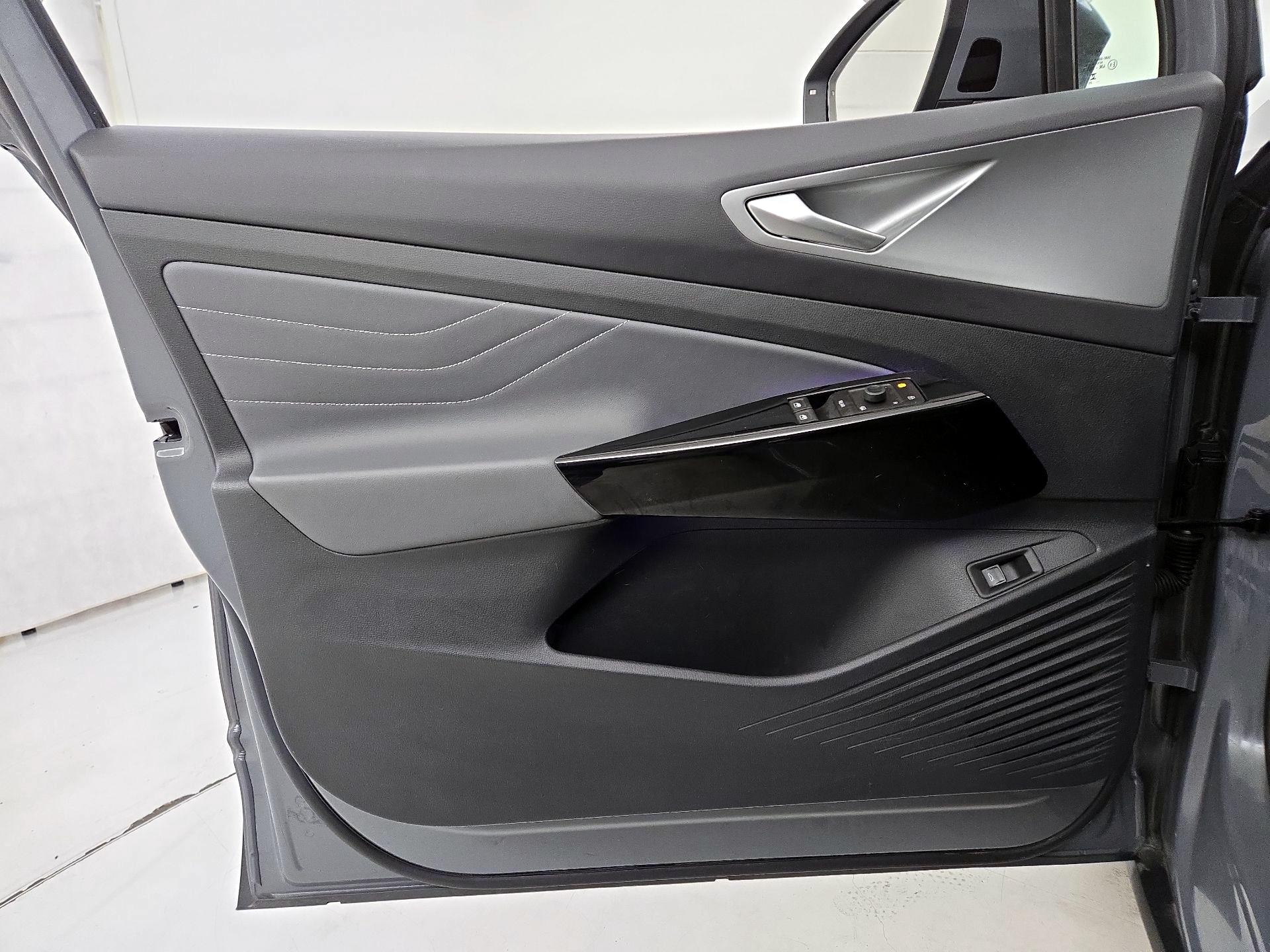 Thumbnail: 2023 Volkswagen ID.4 - 12