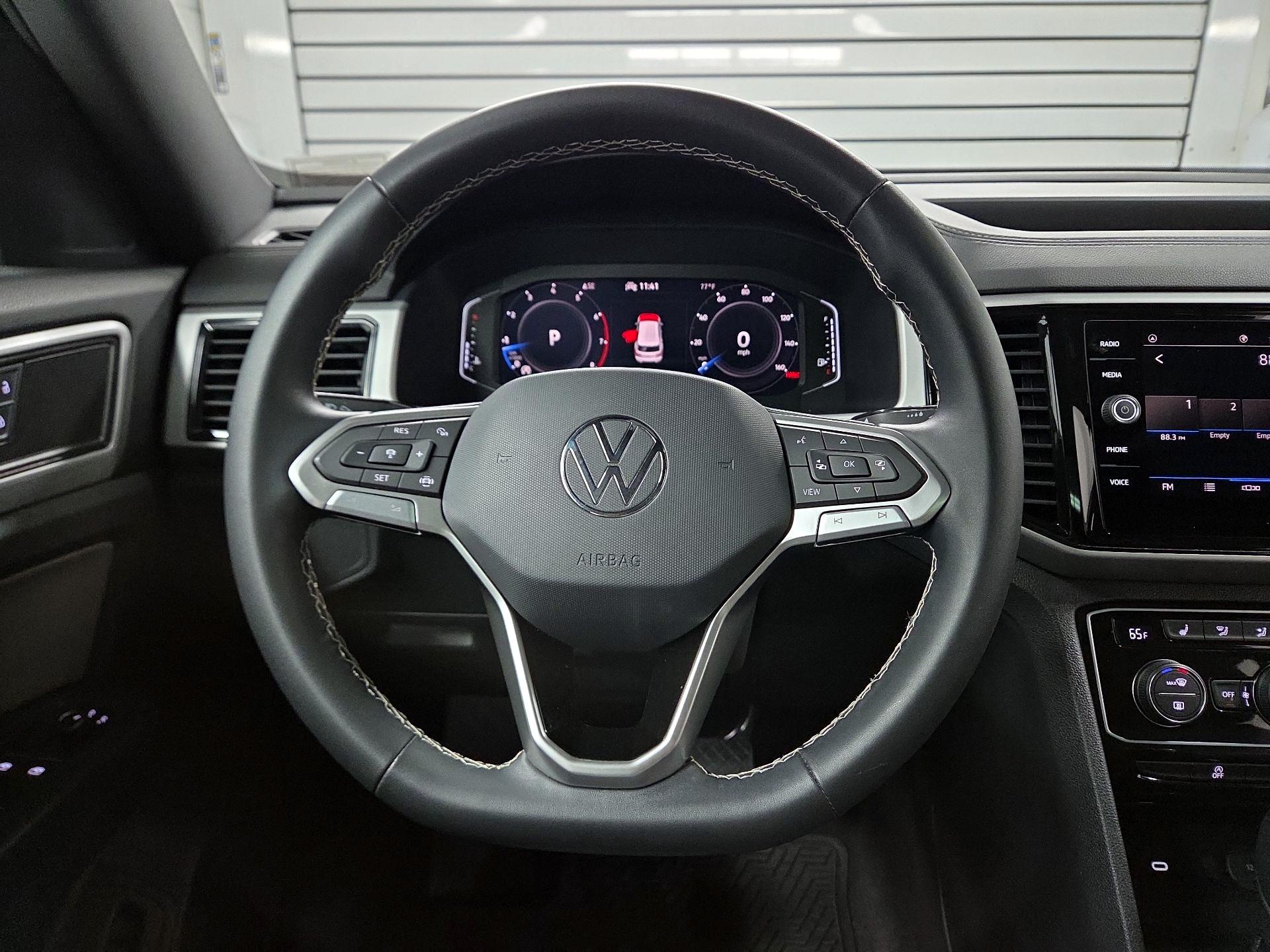 Thumbnail: 2023 Volkswagen Atlas - 10