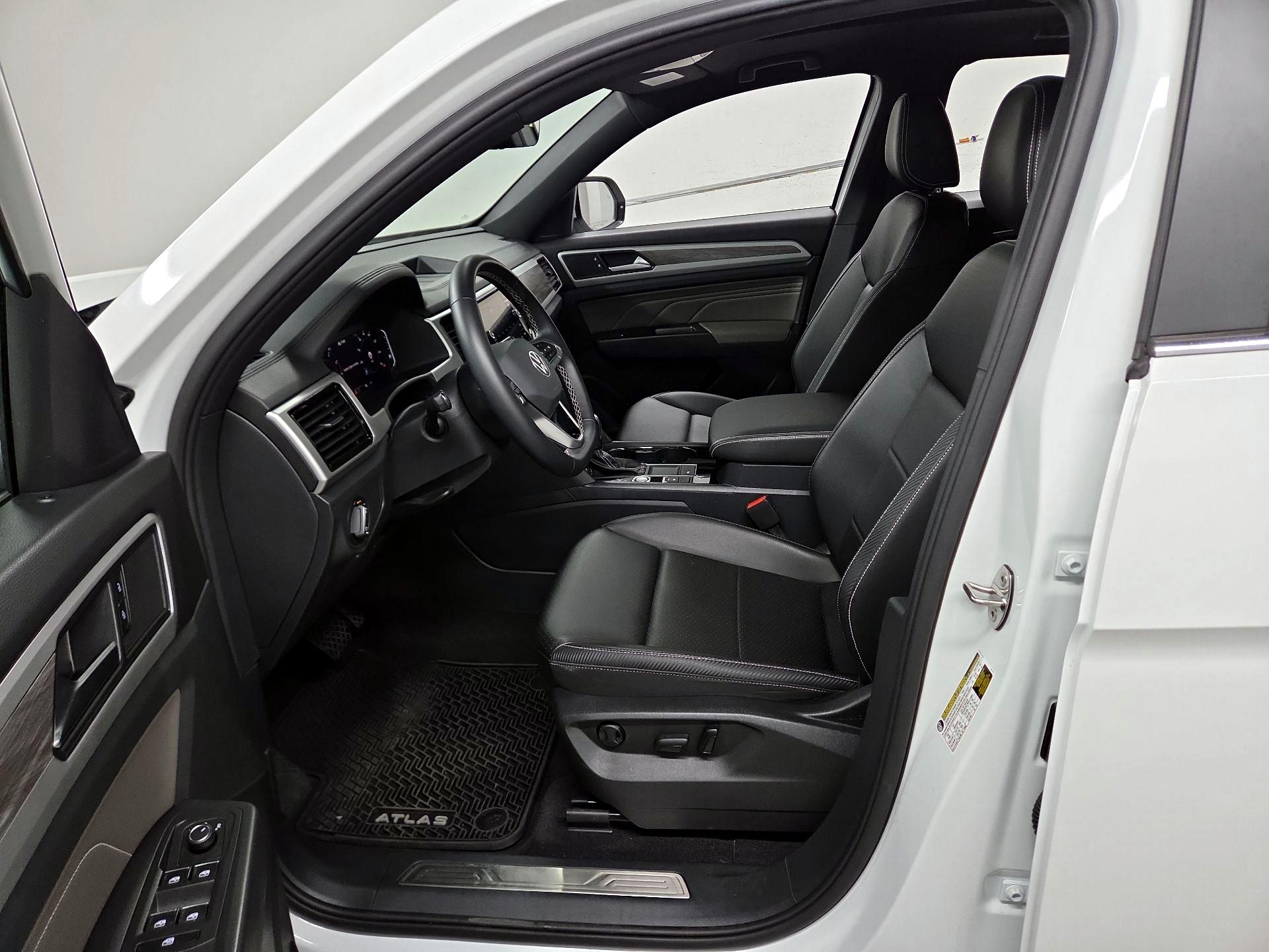 Thumbnail: 2023 Volkswagen Atlas - 11