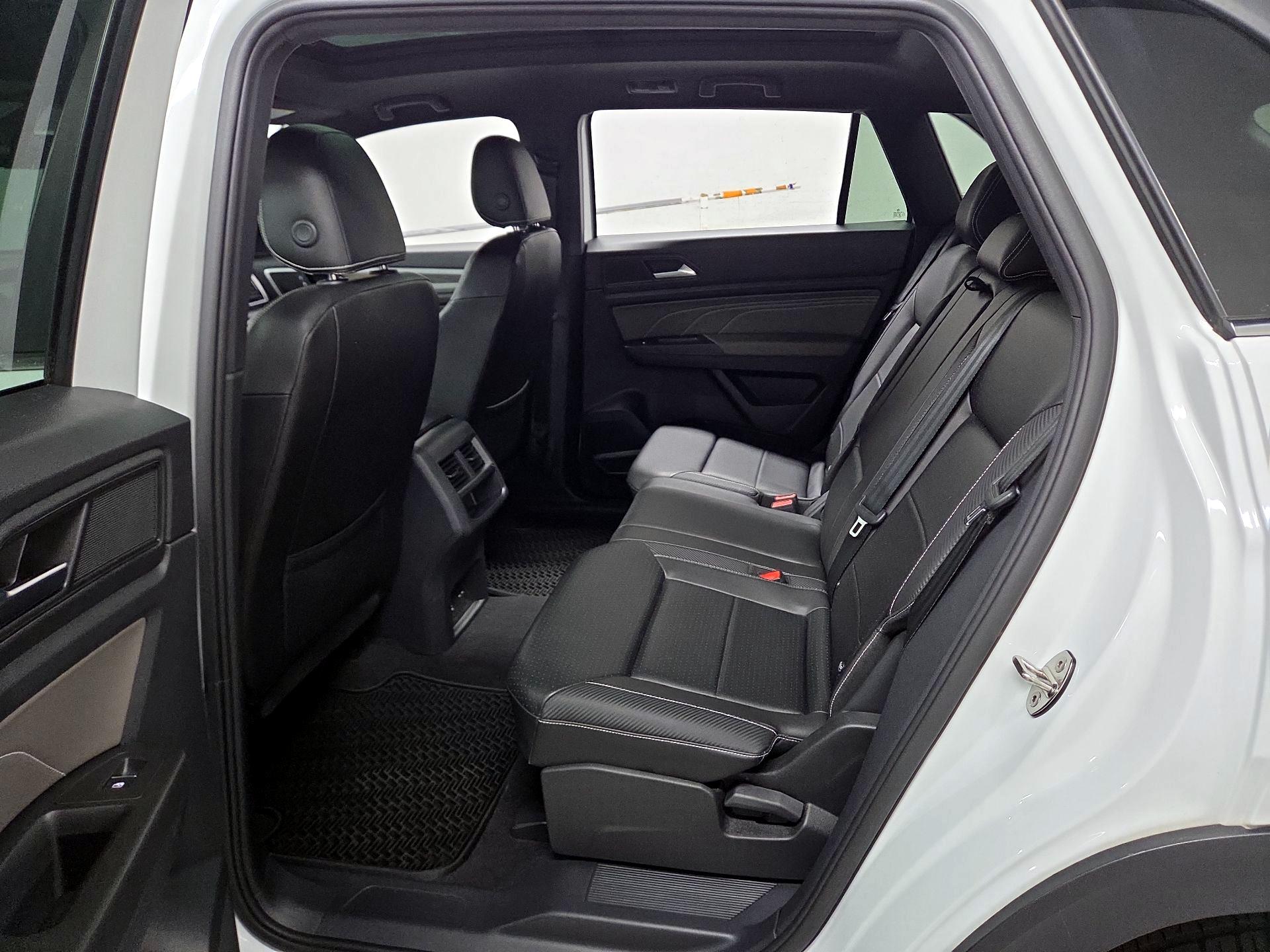 Thumbnail: 2023 Volkswagen Atlas - 20