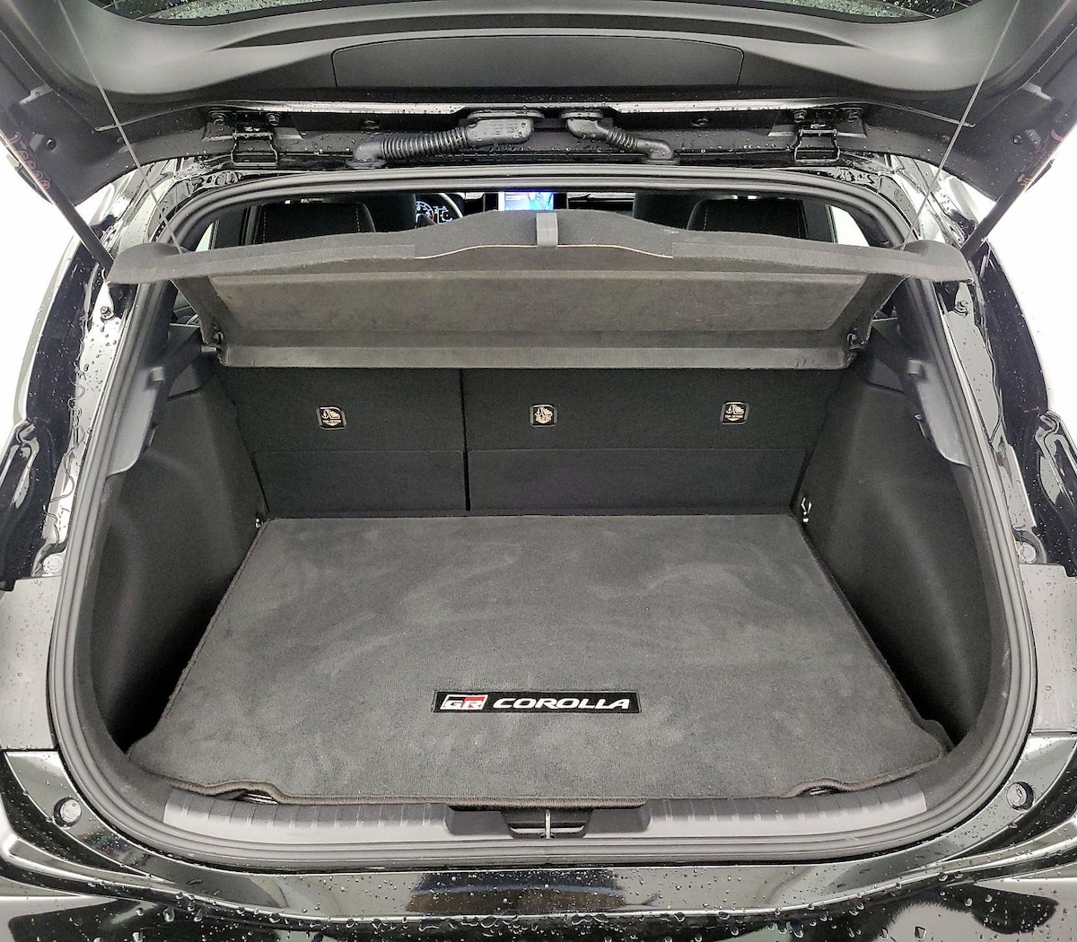 Trunk/Cargo (Seats Up)