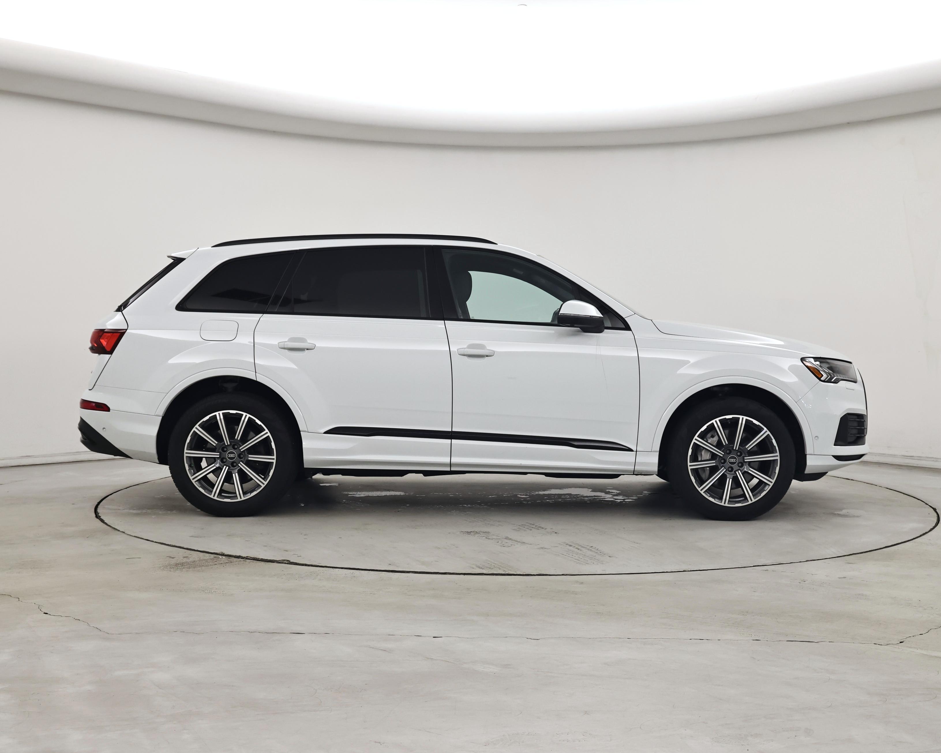 Thumbnail: 2024 Audi Q7 - 7