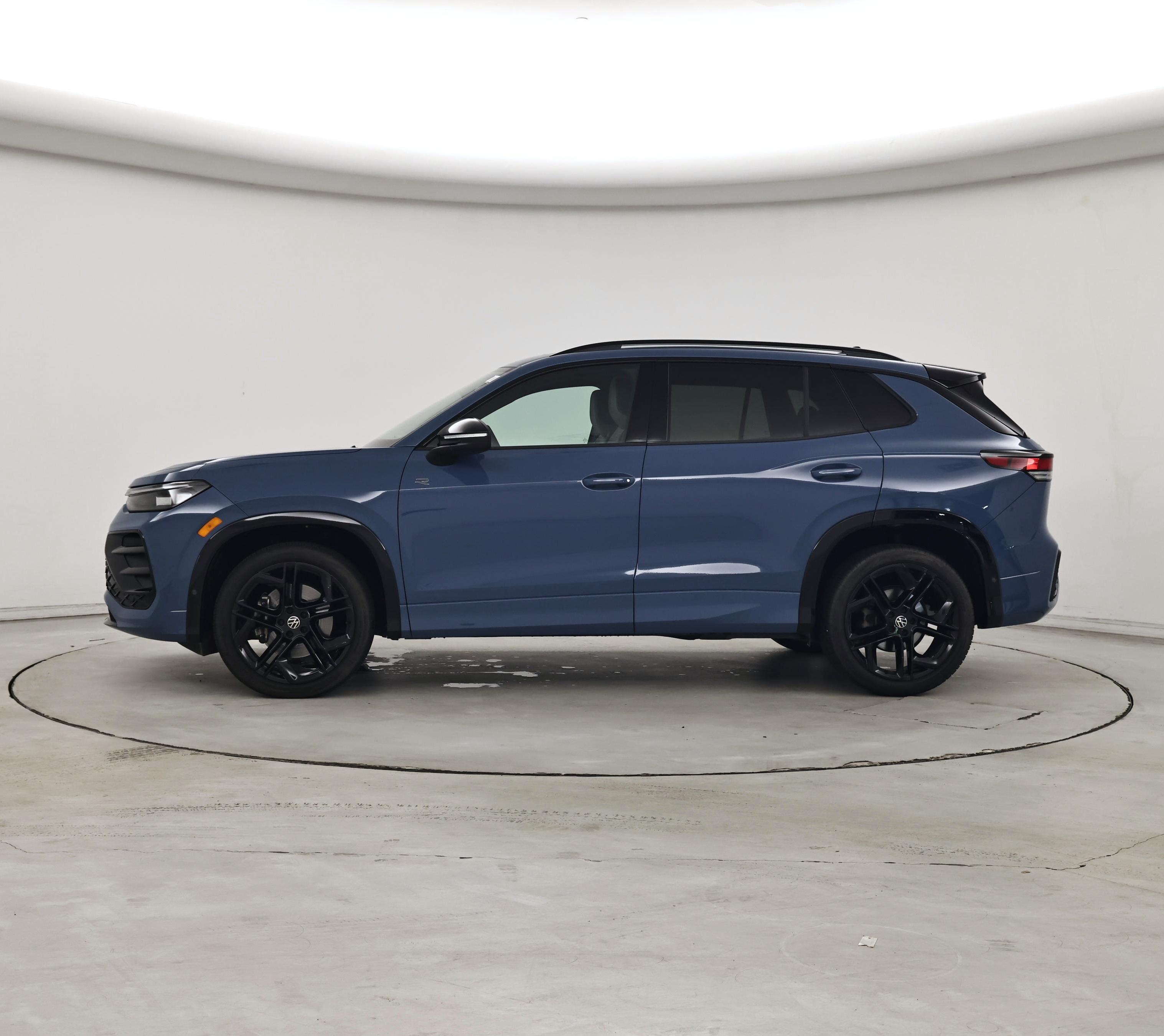 Thumbnail: 2025 Volkswagen Tiguan - 3