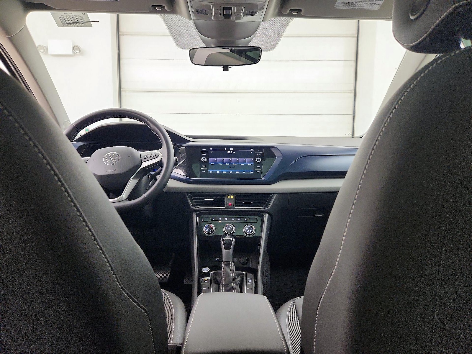 2023 Volkswagen Taos SE - Photo 10