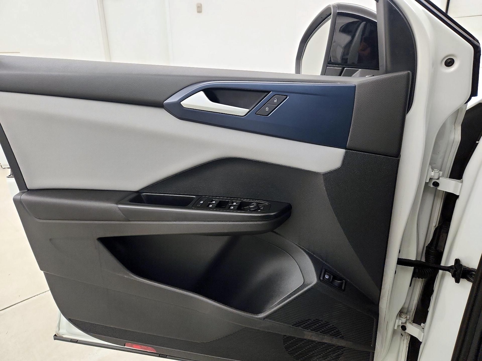 2023 Volkswagen Taos SE - Photo 13