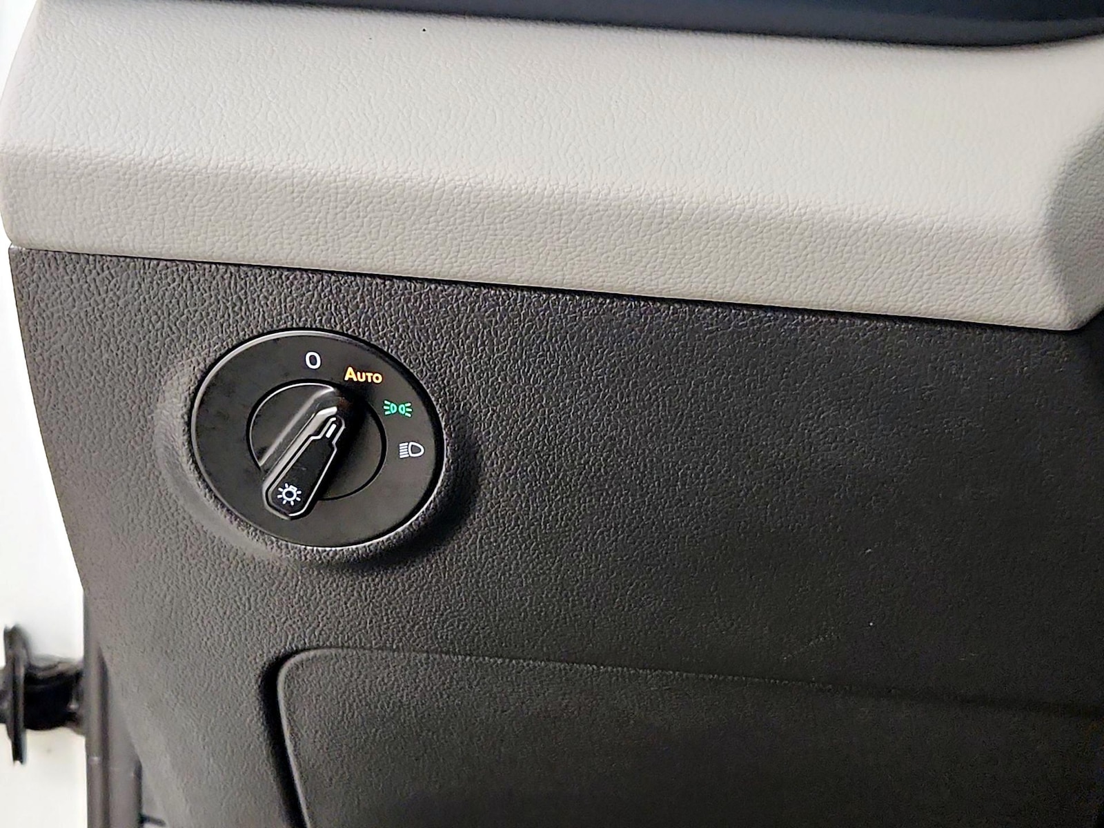 2023 Volkswagen Taos SE - Photo 14