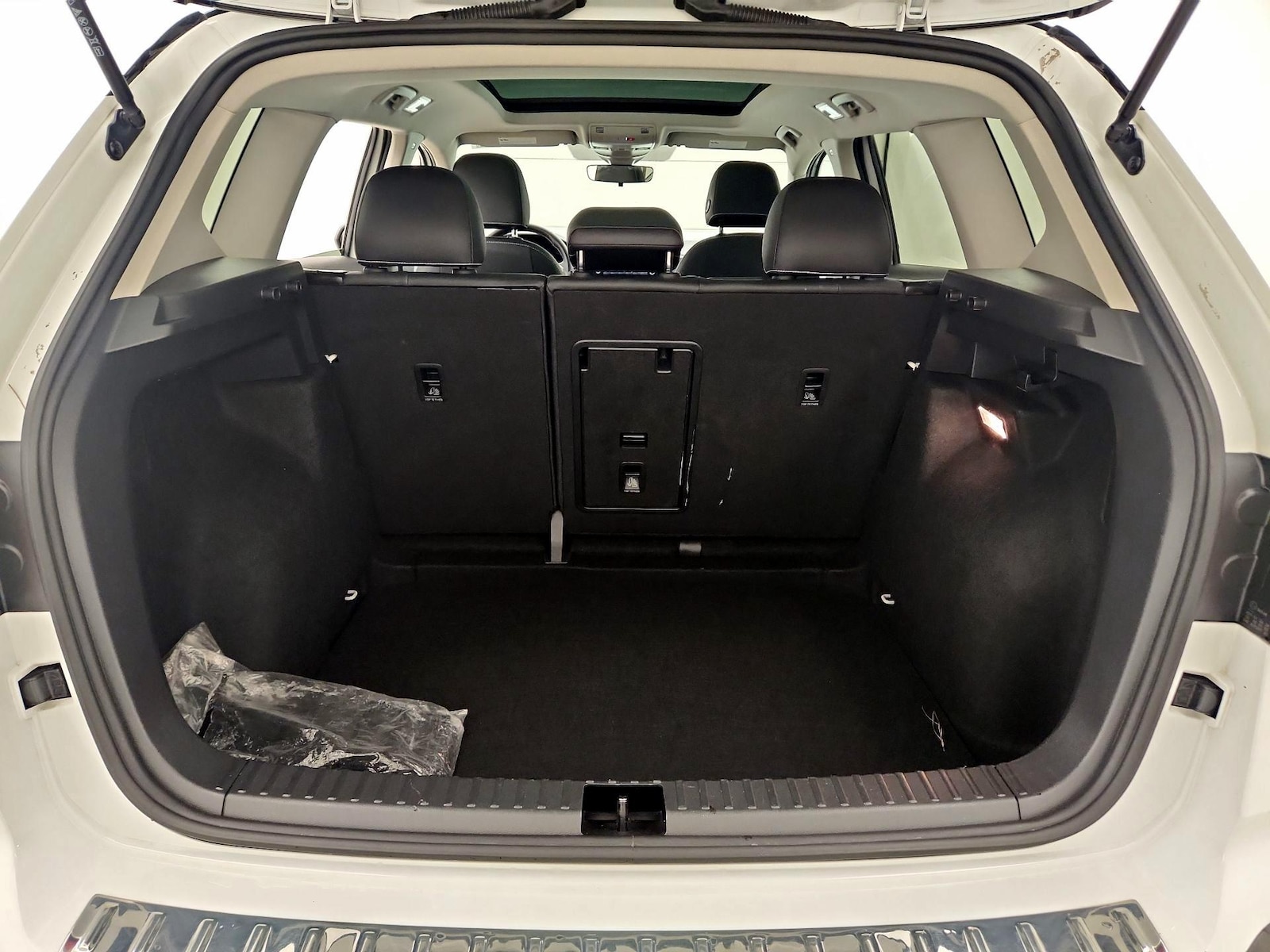 2023 Volkswagen Taos SE - Photo 22