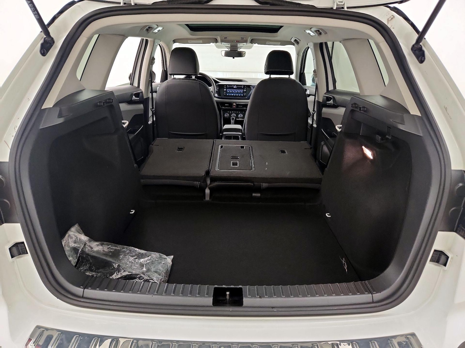 2023 Volkswagen Taos SE - Photo 23