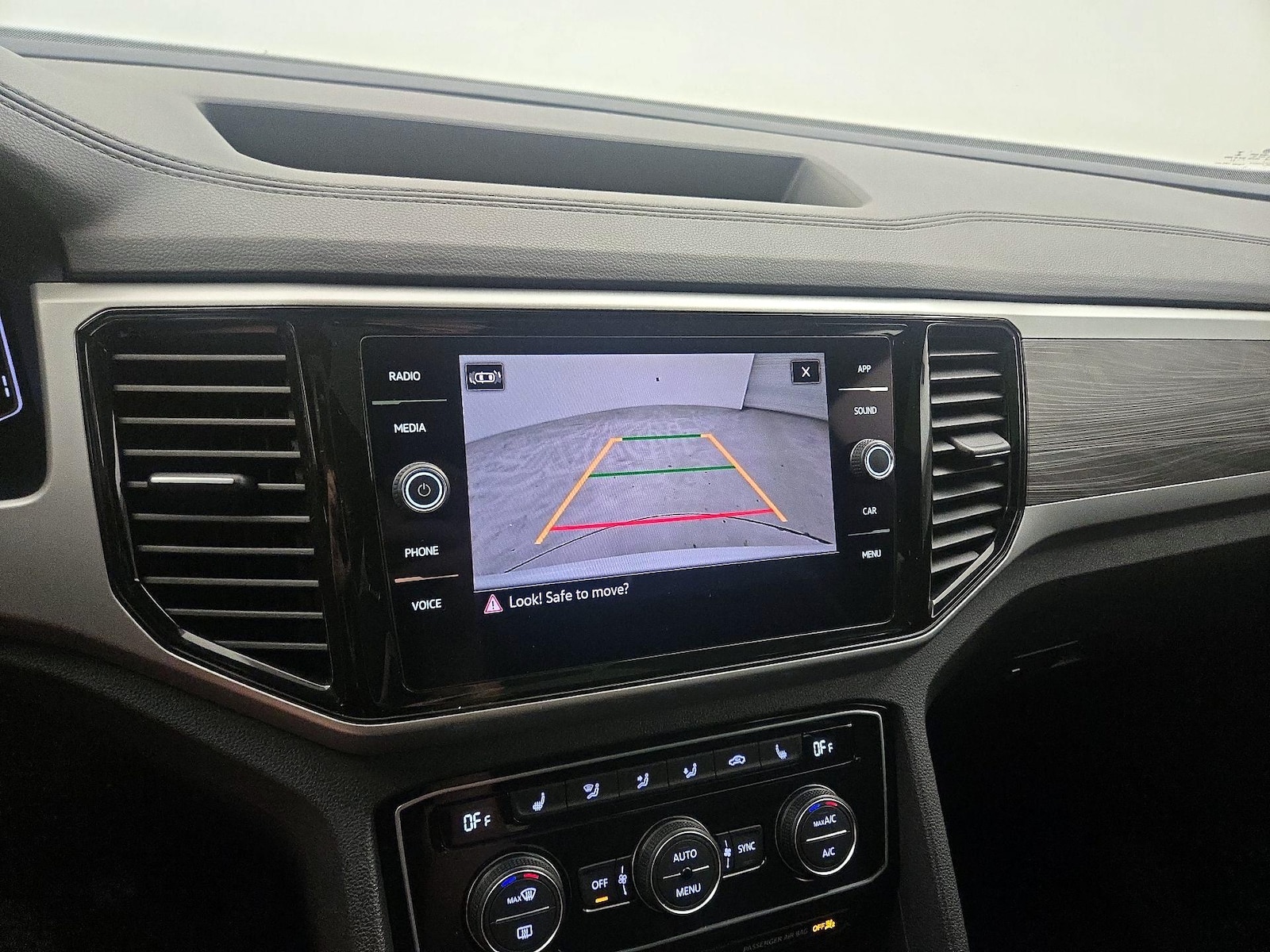 2022 Volkswagen Atlas Cross Sport SE w/Tech - Photo 15