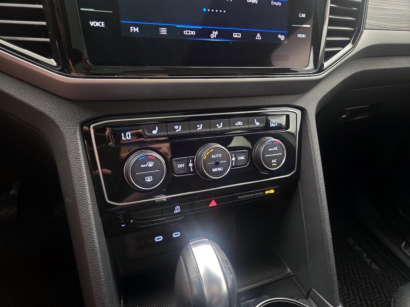 2022 Volkswagen Atlas Cross Sport SE w/Tech - Photo 17
