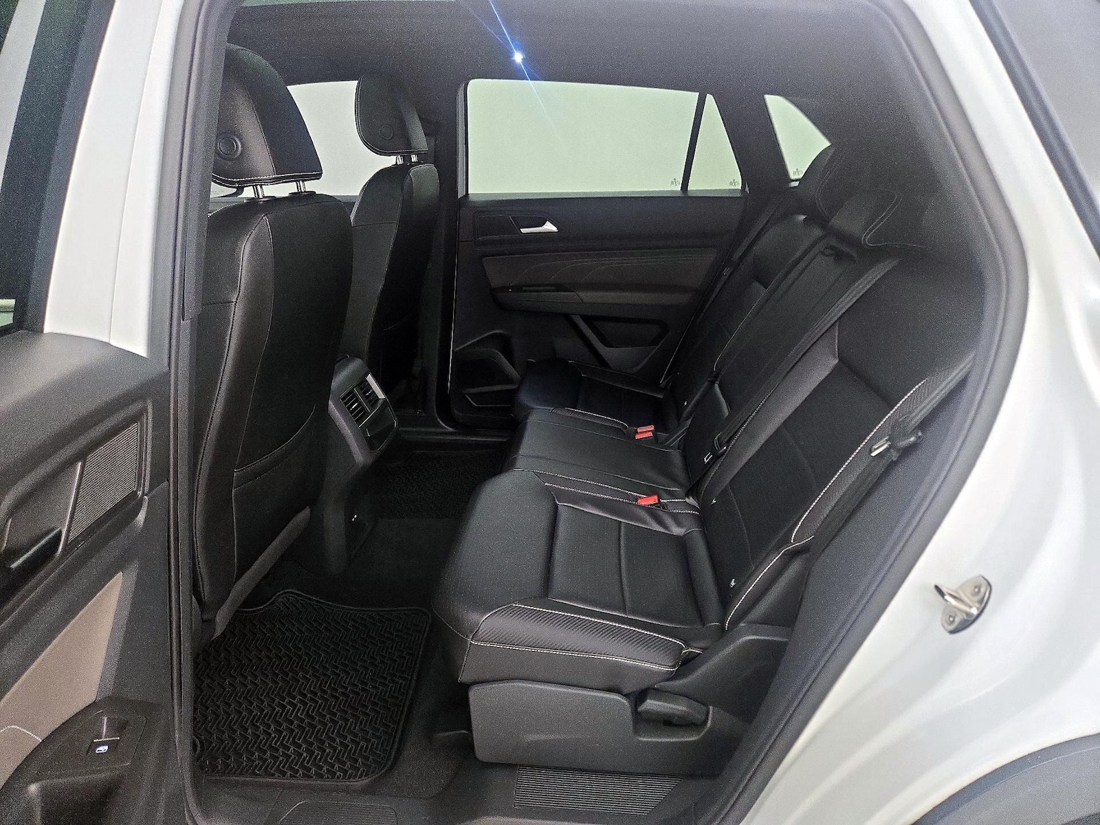 2022 Volkswagen Atlas Cross Sport SE w/Tech - Photo 21