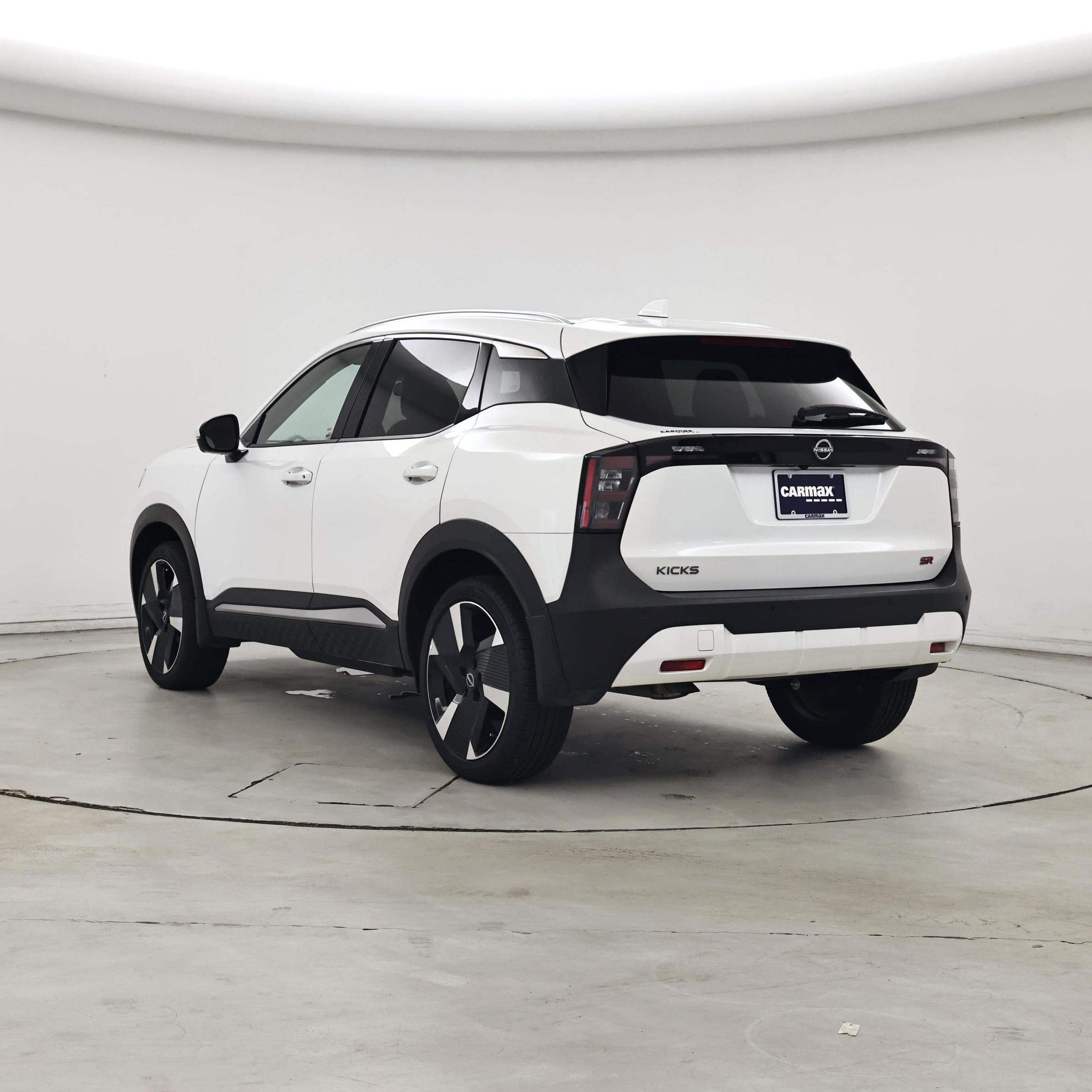 Thumbnail: 2025 Nissan Kicks - 2