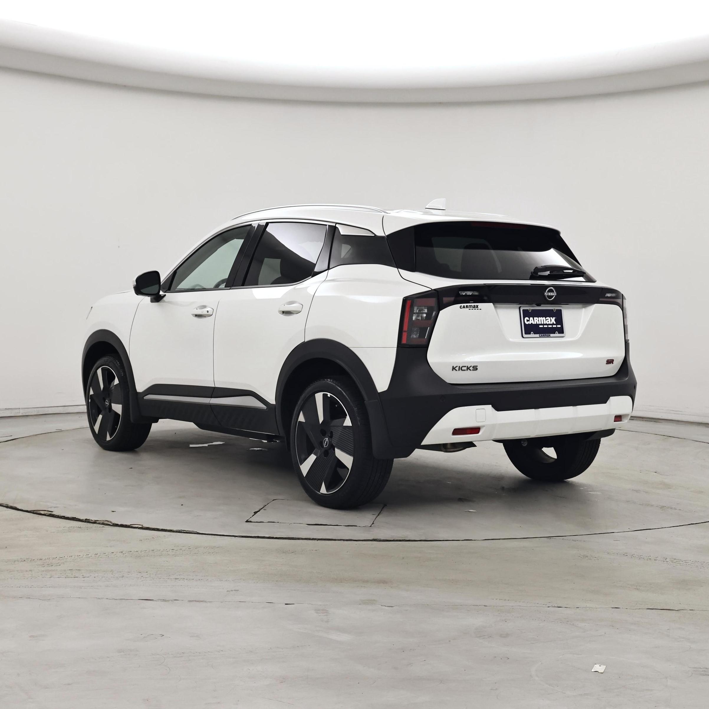 Thumbnail: 2025 Nissan Kicks - 2