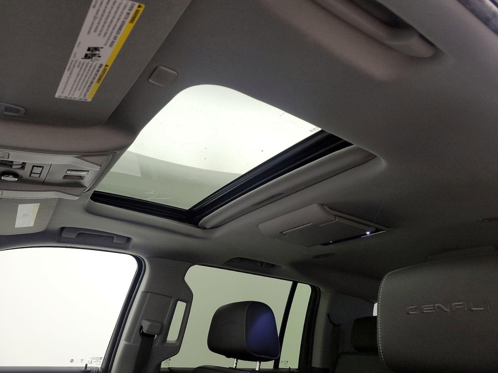Sunroof(s) & Overhead Airbags