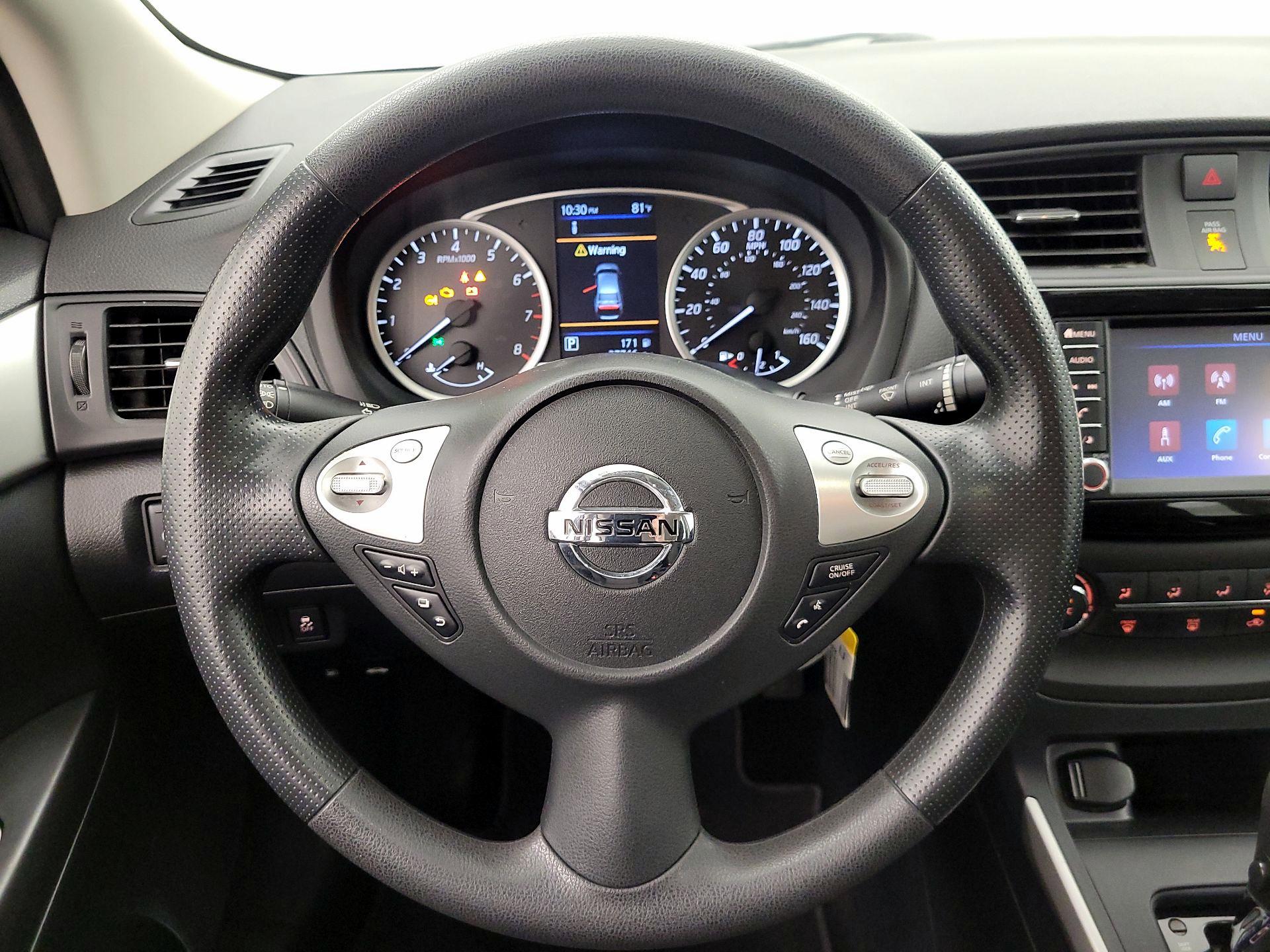 Thumbnail: 2019 Nissan Sentra - 10