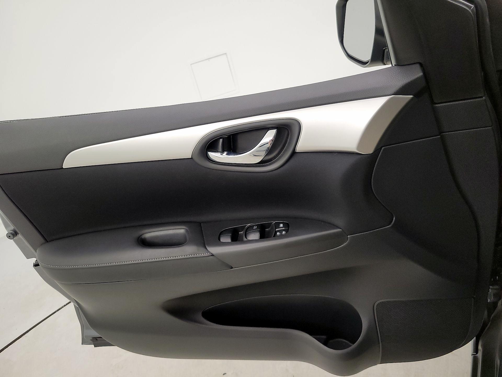 Thumbnail: 2019 Nissan Sentra - 12