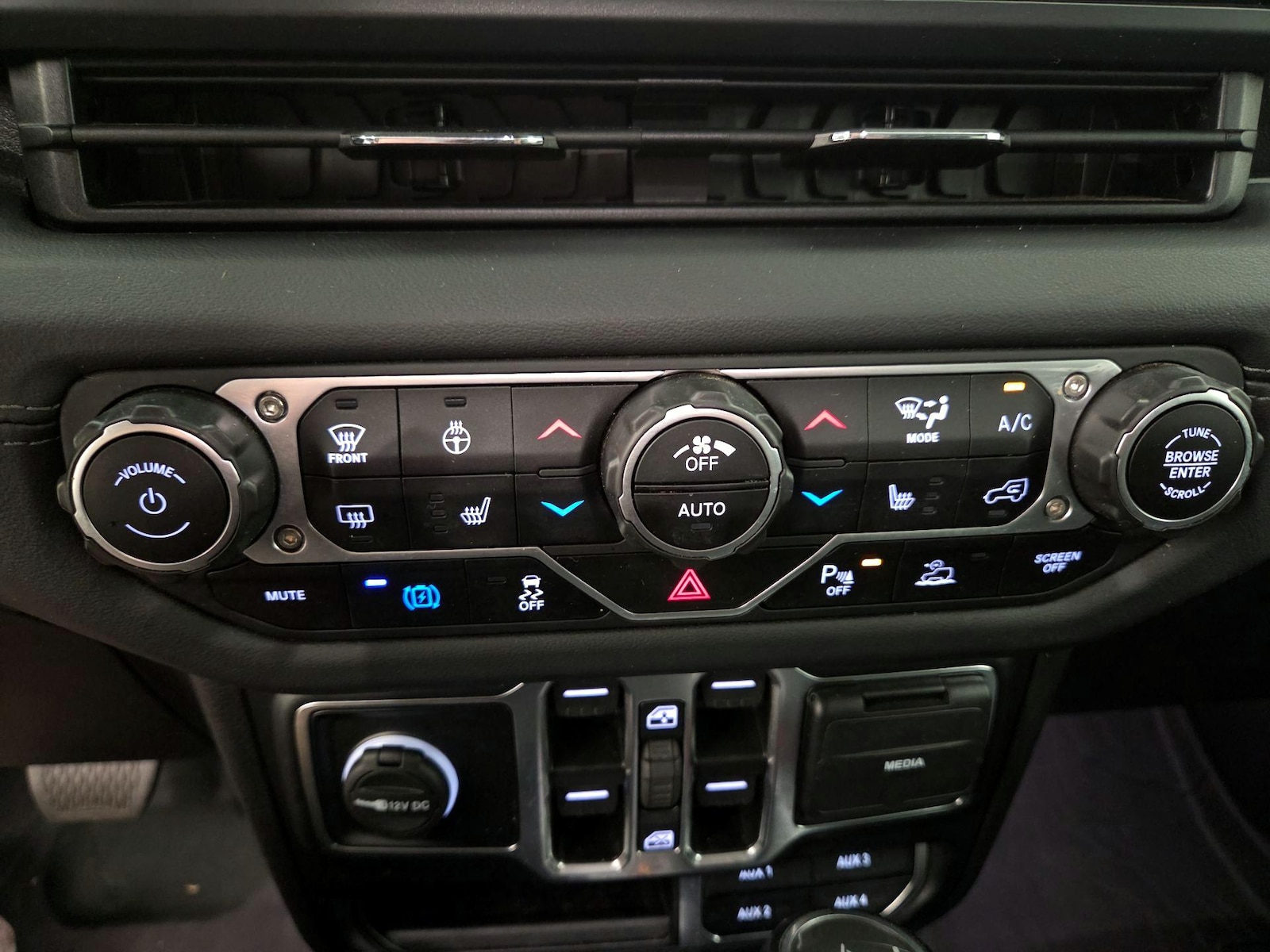 2024 Jeep Wrangler 4xe Sahara 4XE - Photo 16