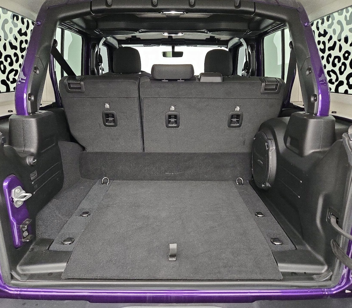 Trunk/Cargo (Seats Up)