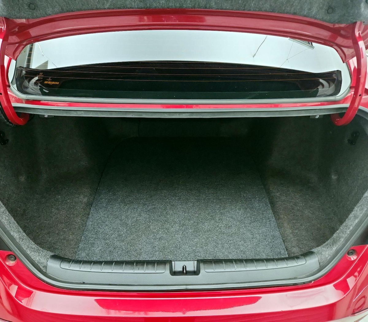 Trunk/Cargo (Seats Up)