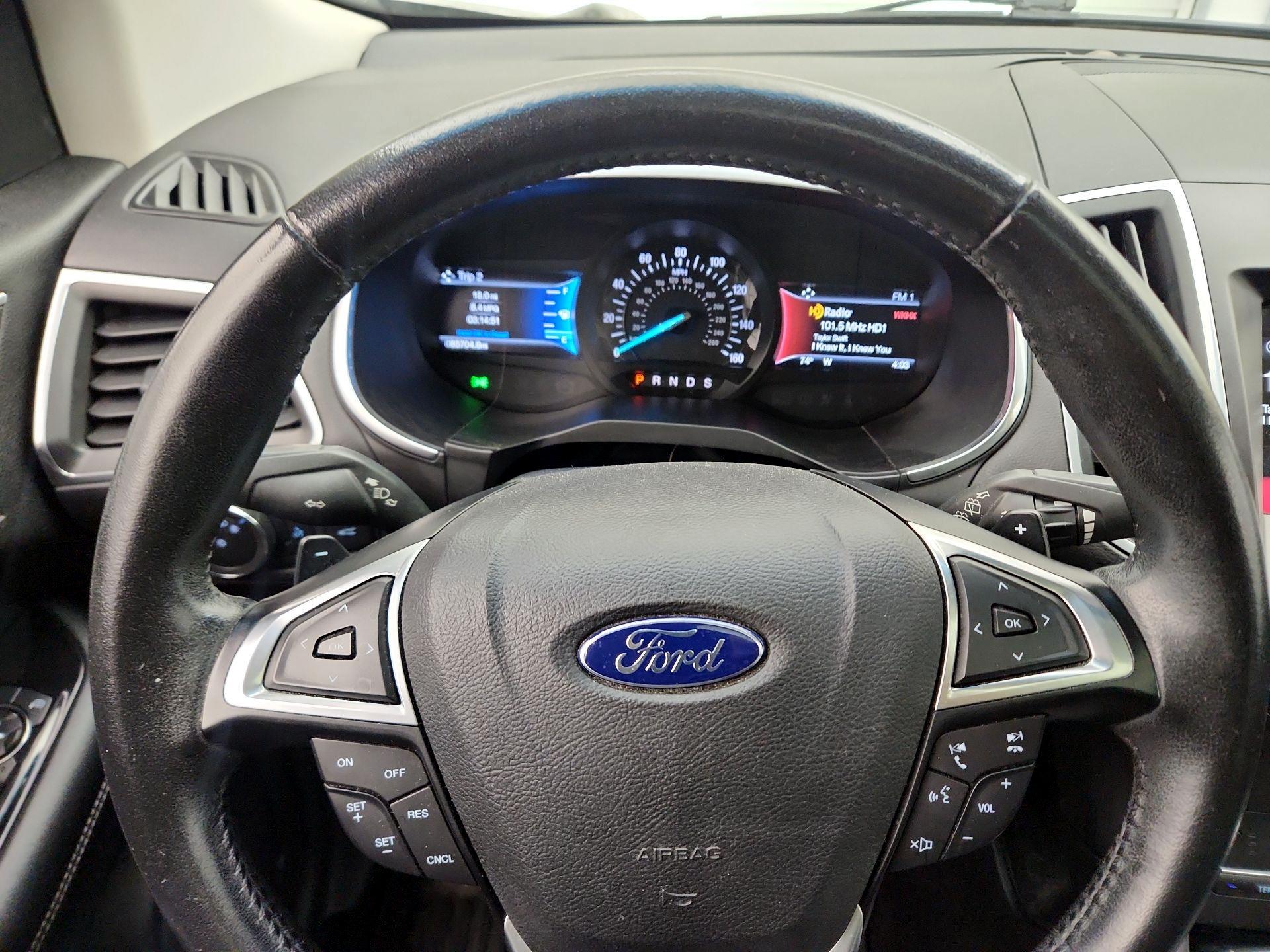 Thumbnail: 2016 Ford Edge - 10