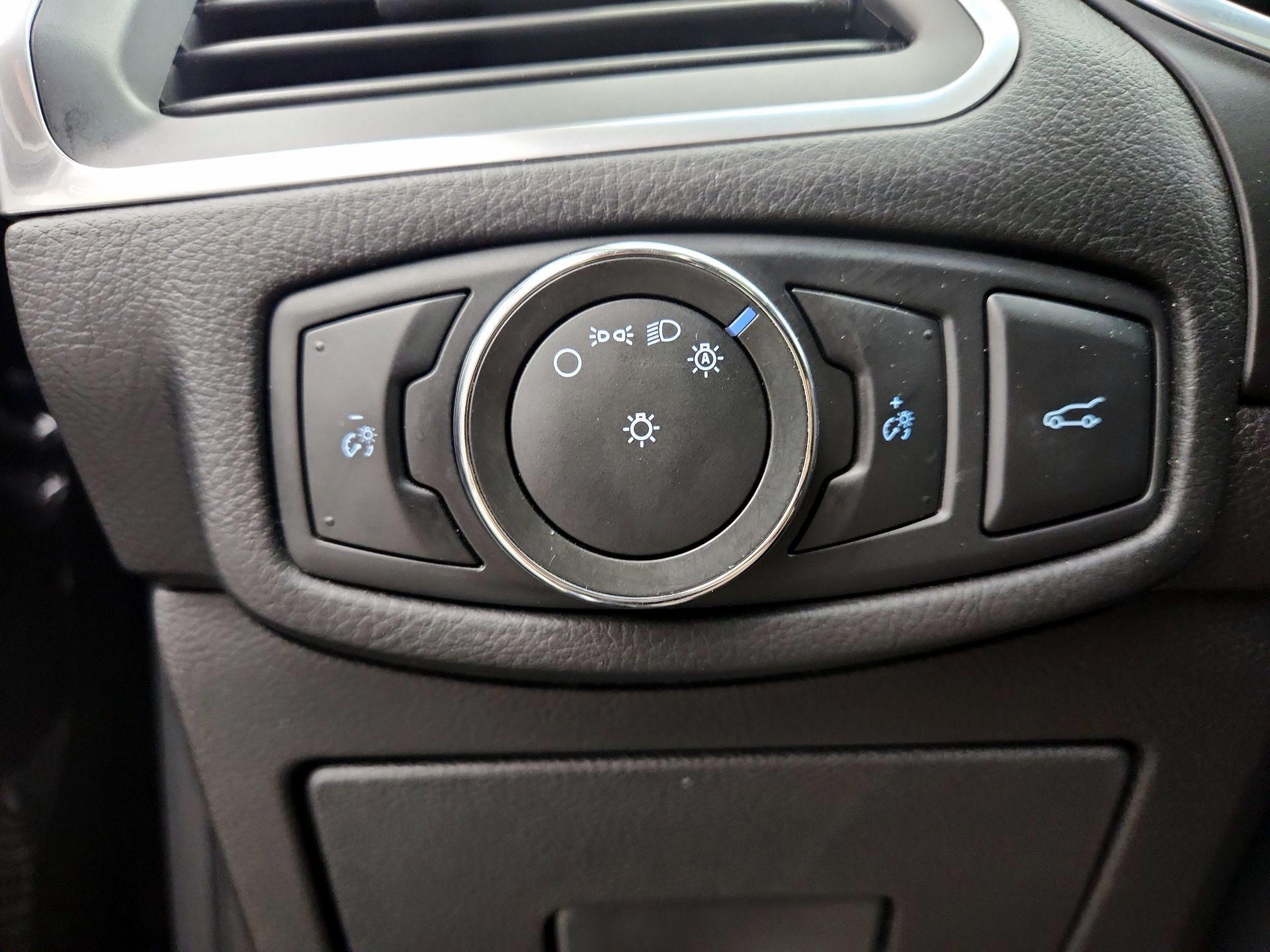 Thumbnail: 2016 Ford Edge - 13