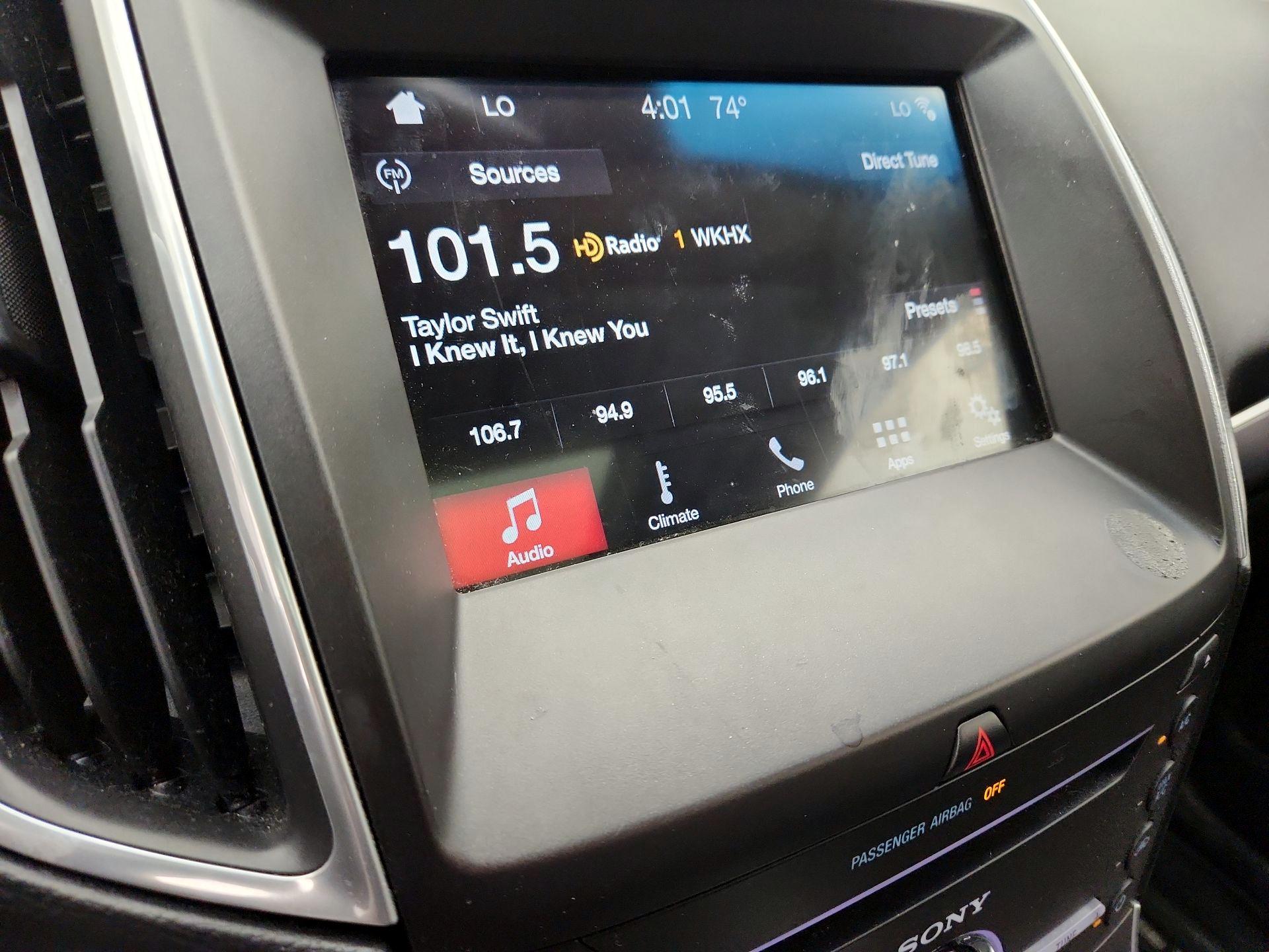 Thumbnail: 2016 Ford Edge - 15
