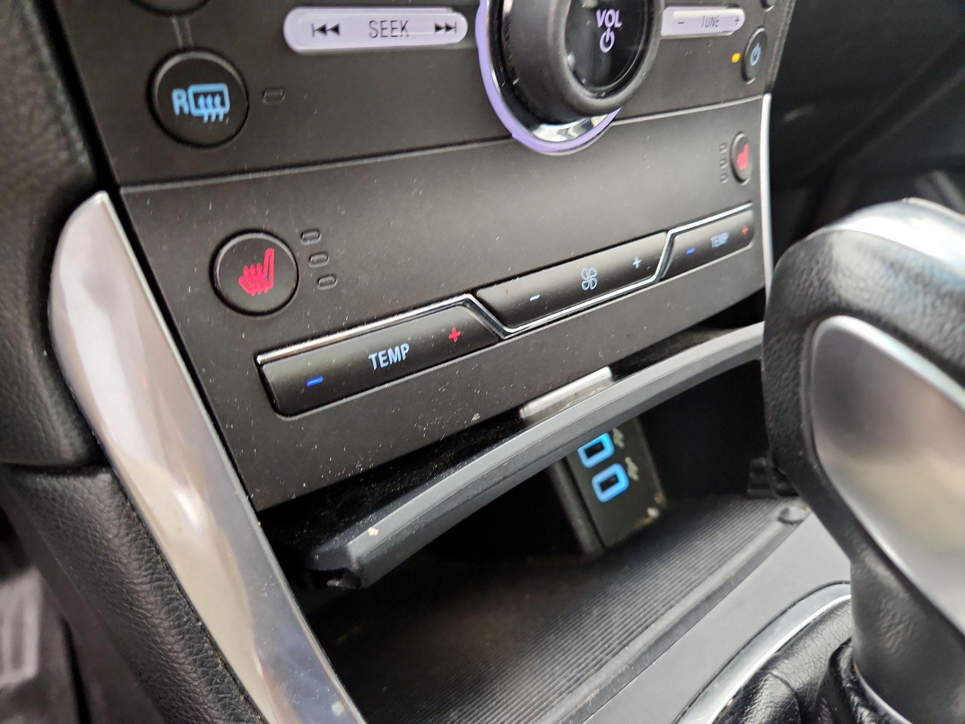 Thumbnail: 2016 Ford Edge - 16