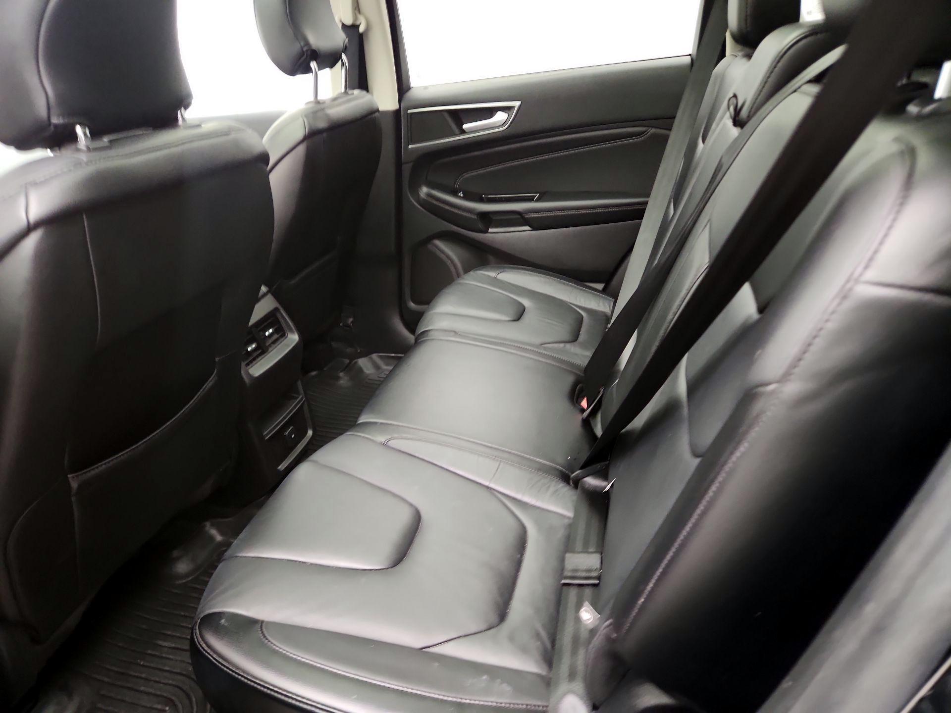 Thumbnail: 2016 Ford Edge - 20