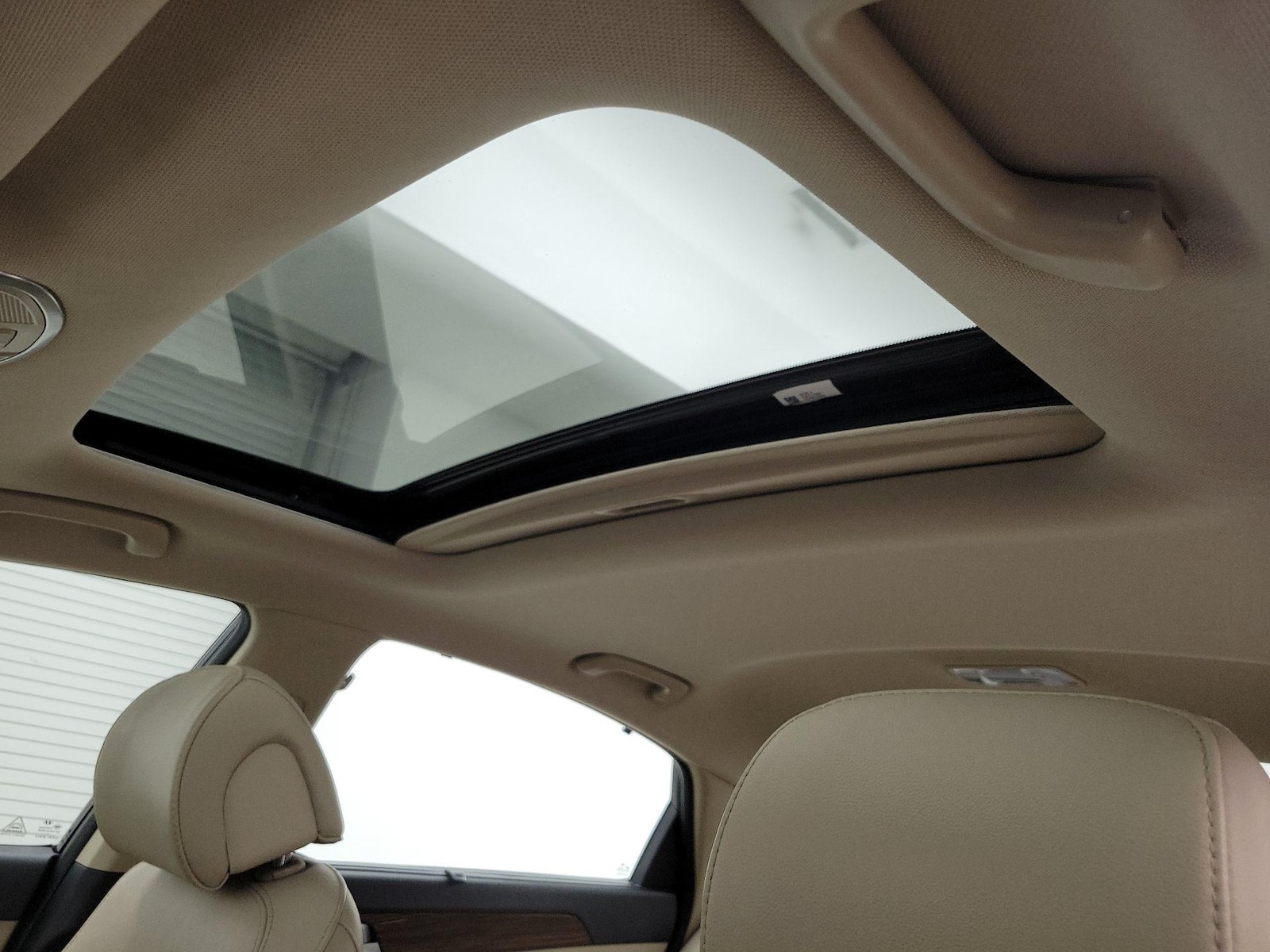 Sunroof(s) & Overhead Airbags