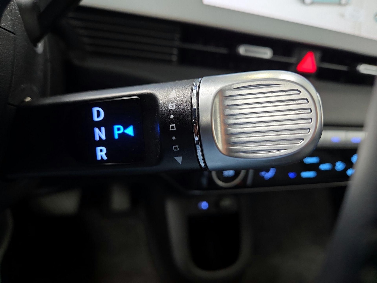 2024 Hyundai IONIQ 5 Limited - Photo 7
