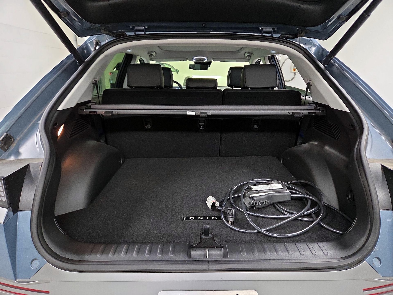 2024 Hyundai IONIQ 5 Limited - Photo 8