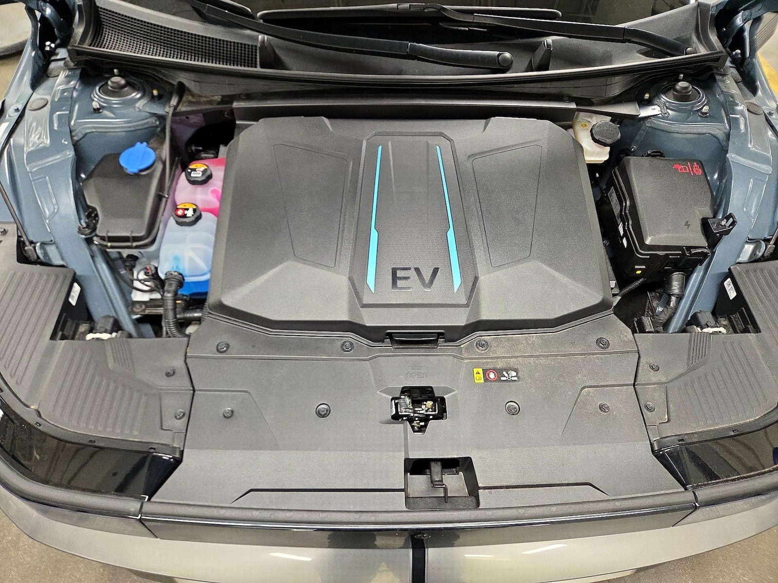 2024 Hyundai IONIQ 5 Limited - Photo 9