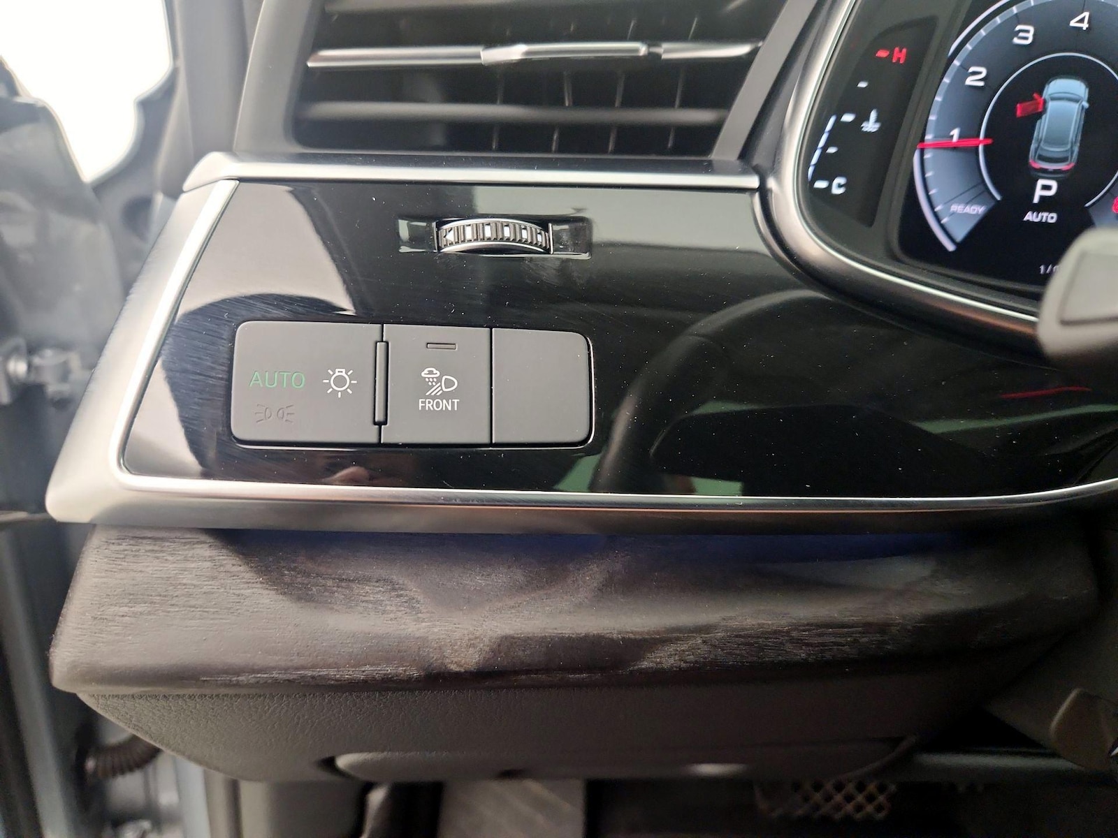 2023 Audi Q8 Premium - Photo 14