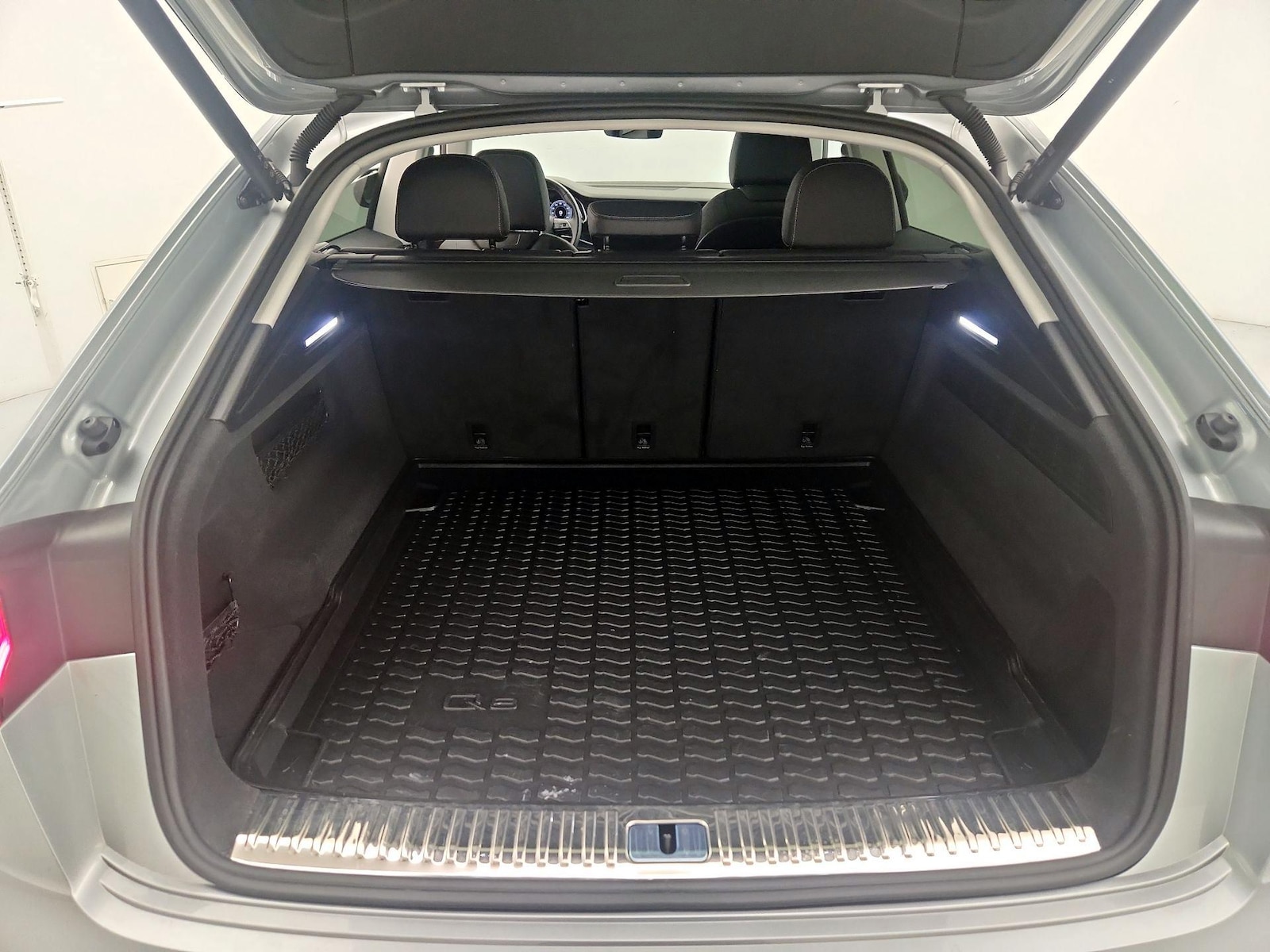 2023 Audi Q8 Premium - Photo 22