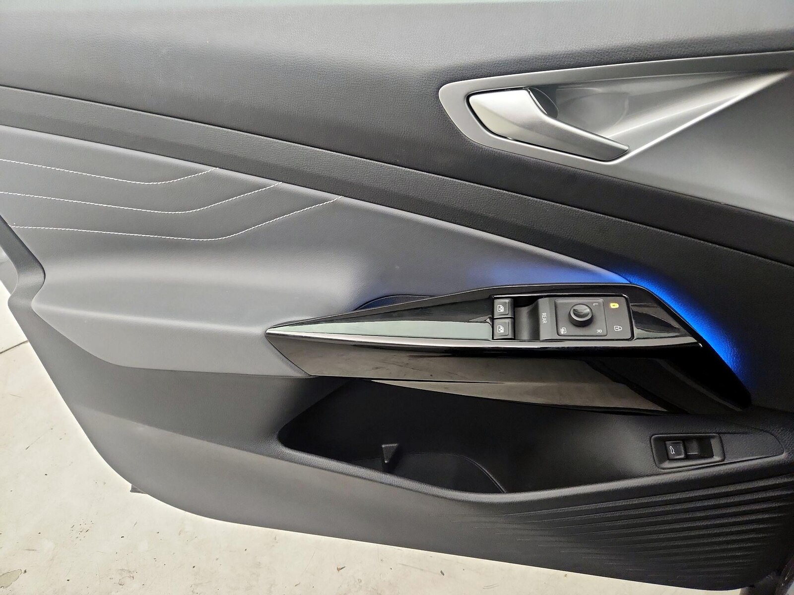 2023 Volkswagen ID.4 PRO S - Photo 13