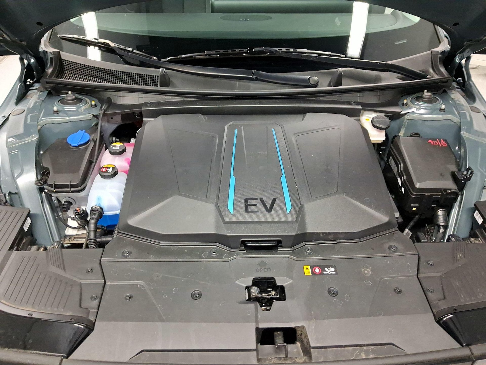 2024 Hyundai IONIQ 5 SE - Photo 23