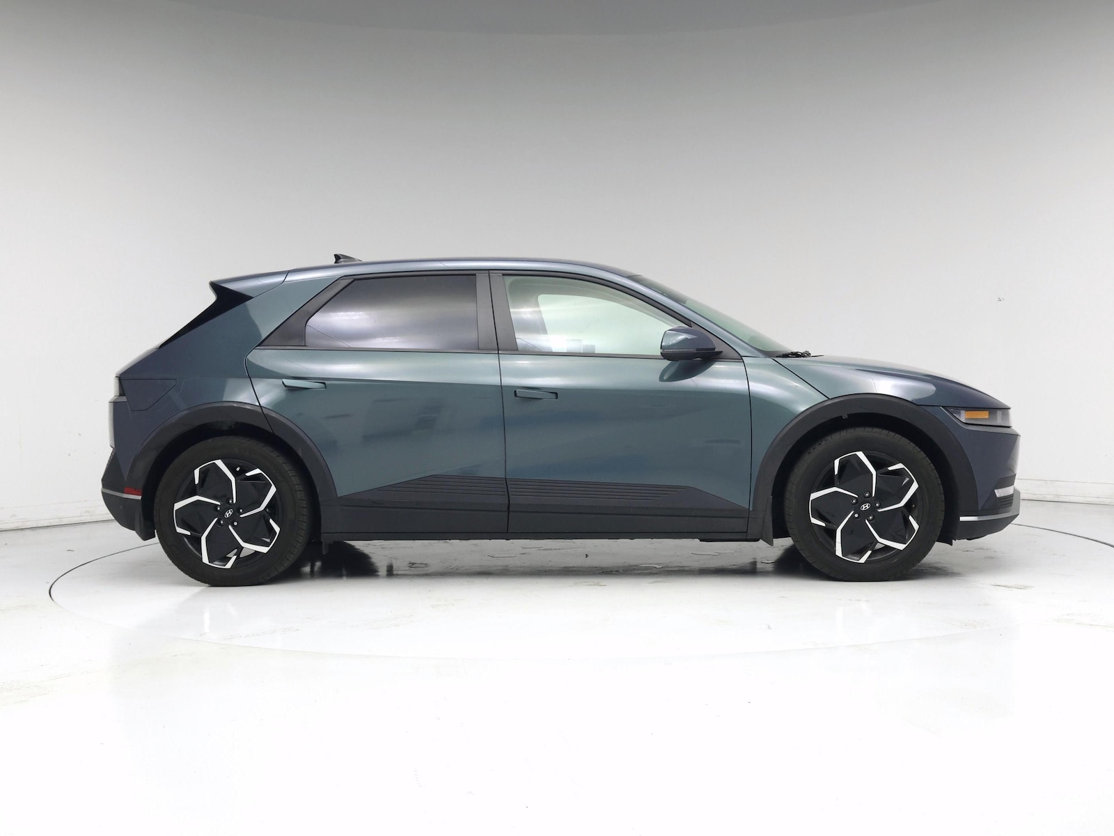 2024 Hyundai IONIQ 5 SE - Photo 8