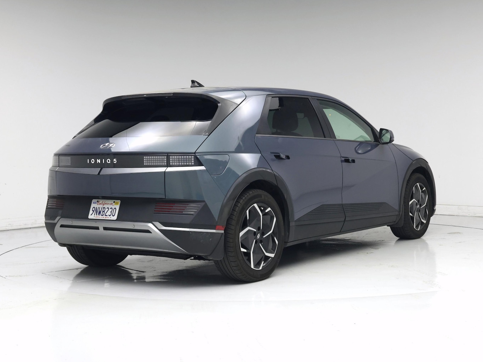2024 Hyundai IONIQ 5 SE - Photo 9