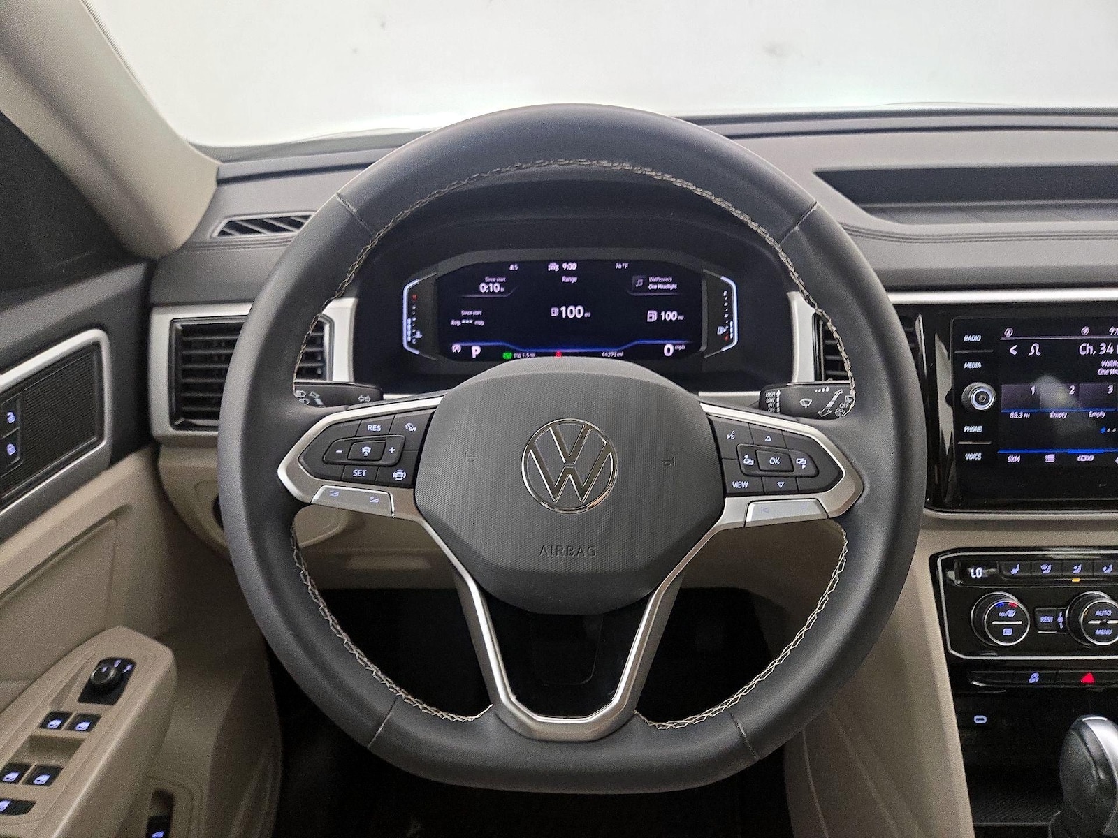 2023 Volkswagen Atlas SE w/Tech - Photo 11